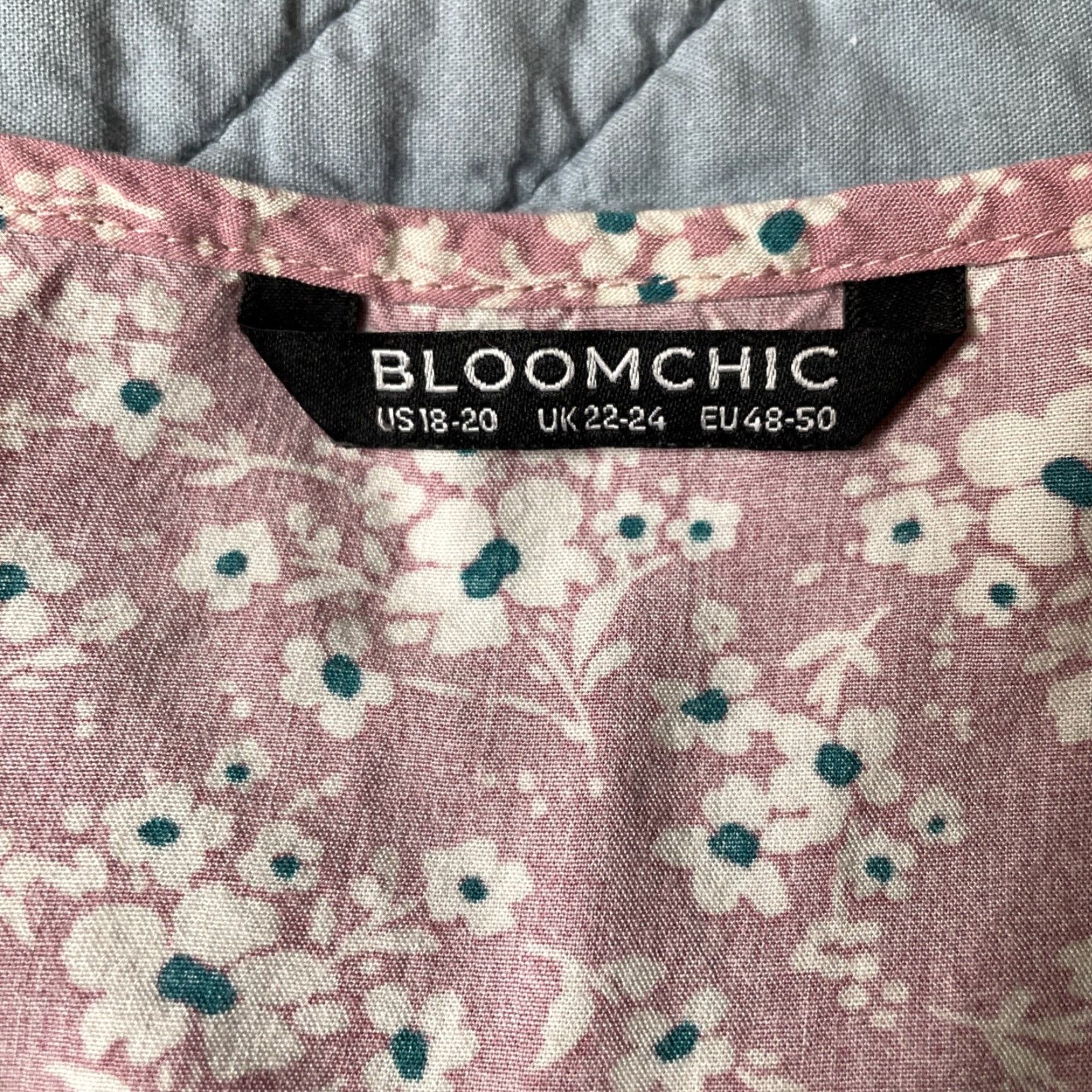 Vintage Bloomchic Blouse Shirt Short Sleeve Floral Pink Flutter Button V-Neck 18-20 Boho Bohemian Womens Size XXL / US 16-18 / IT 52-54 - 4 Thumbnail