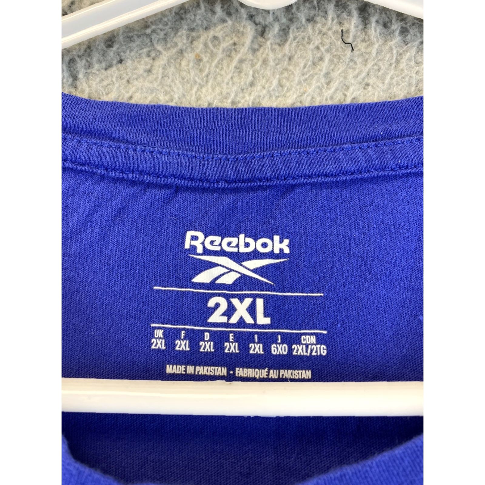 Reebok Reebok Women Top 2XL Blue Print Athletic Short Sleeve V-Neck 72-38 Size XXL / US 16-18 / IT 52-54 - 3 Thumbnail