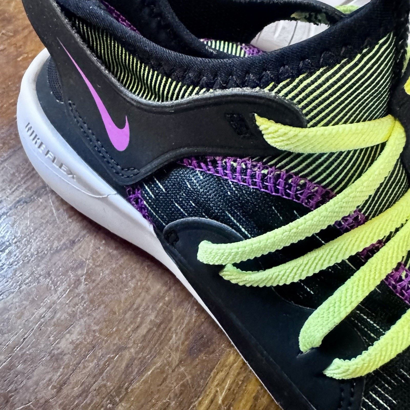 Nike Nike Flex Contact 3 Mens 8 Sneakers Black Volt Running shoes Size US 8 / EU 41 - 2 Thumbnail