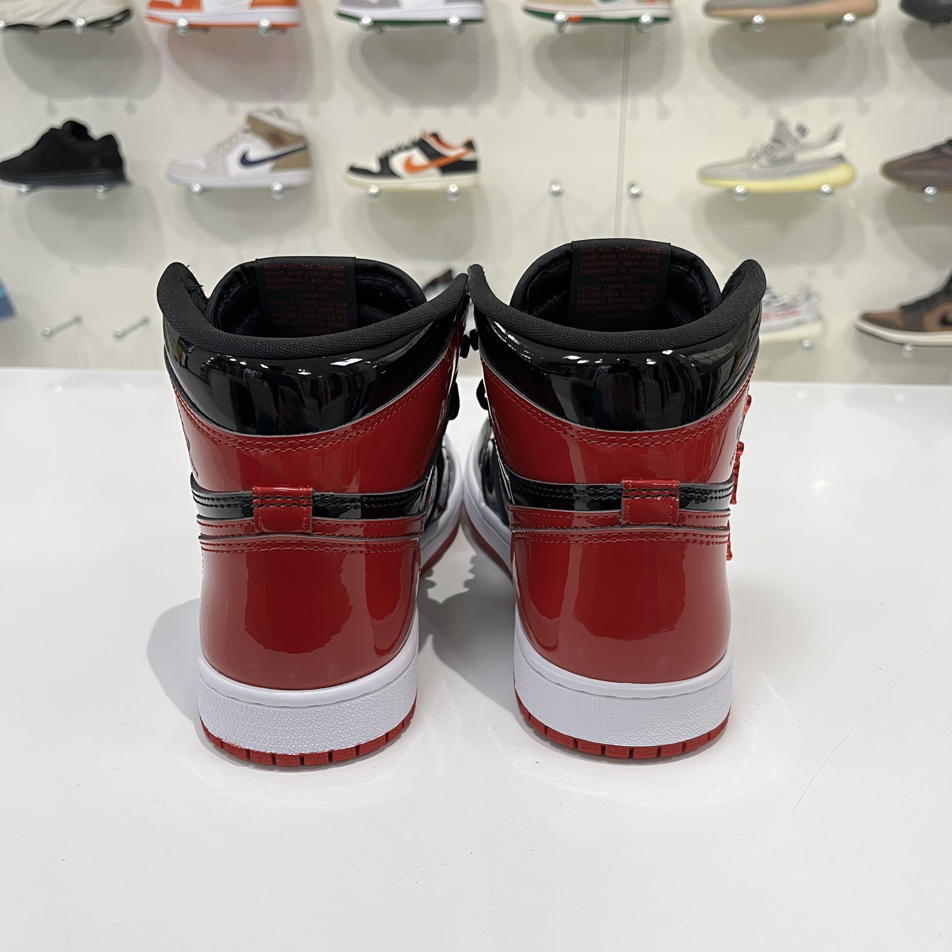 Nike Air Jordan 1 Retro High Patent Bred Size US 8.5 / EU 41-42 - 3 Thumbnail