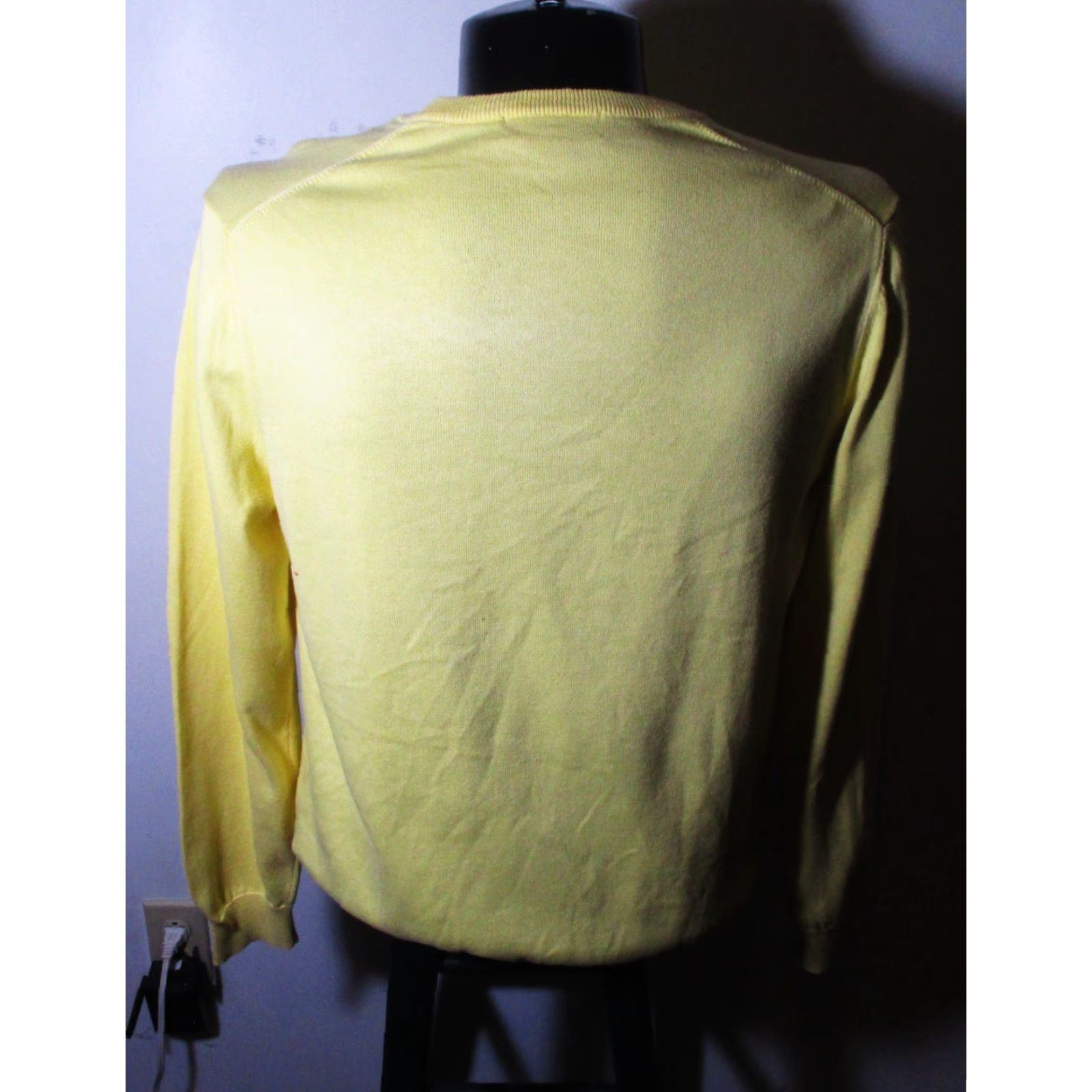 Brooks Brothers **Brooks Brothers Yellow Long Sleeve V-Neck Men's Size L Sweater** User: Brooks Brothers Yellow Long Sleeve V-Neck Men's Size L Sweater Size US L / EU 52-54 / 3 - 5 Thumbnail