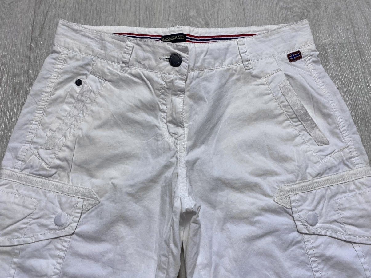 Napapijri Women’s Napapijri White Multipocket Cargo Shorts Logo Size 28" / US 6 / IT 42 - 11 Thumbnail