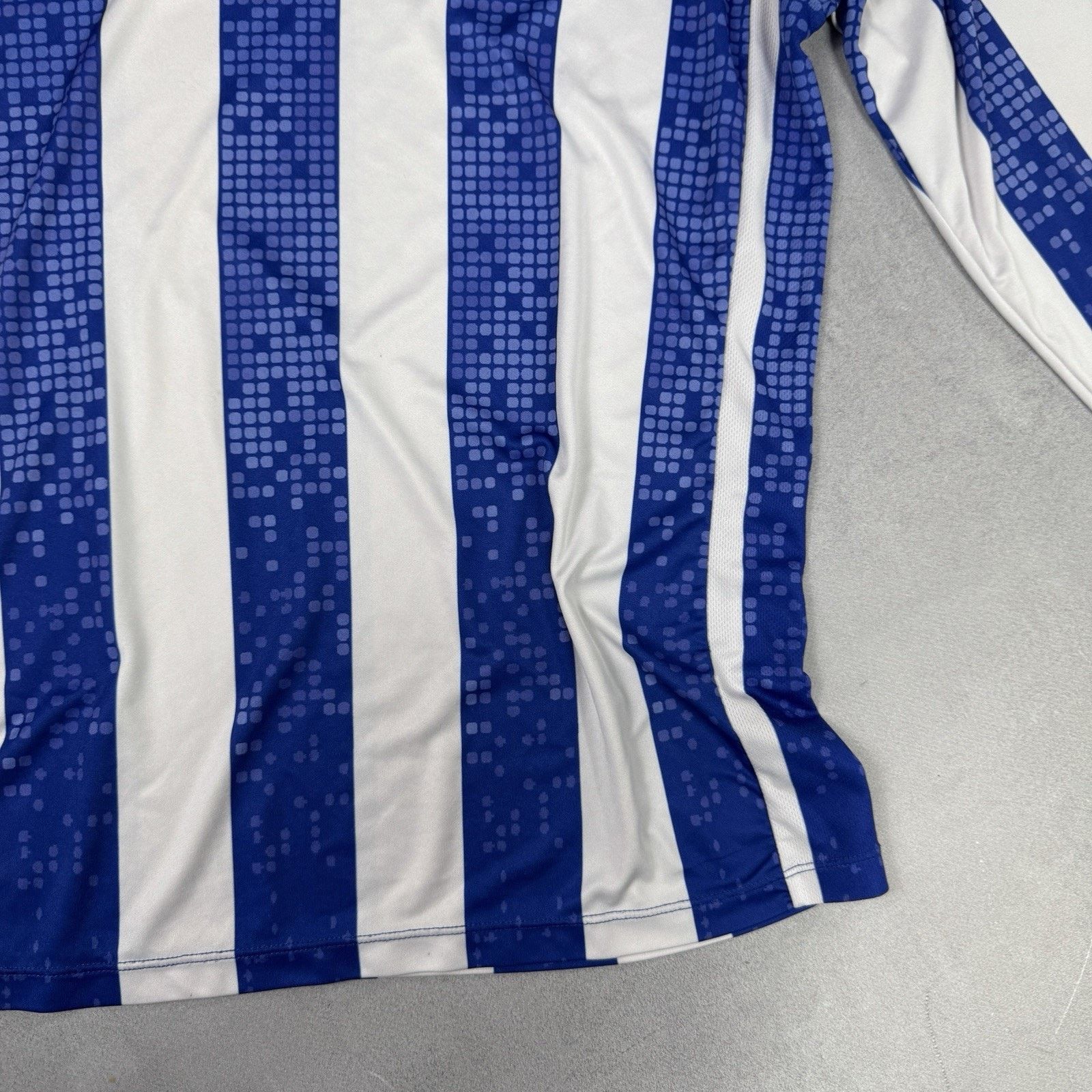 Vintage Sheffield Wednesday Home Football Shirt 2019/2020 Size US L / EU 52-54 / 3 - 23 Thumbnail