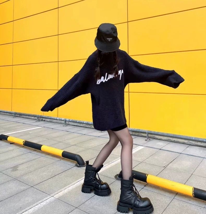 Balenciaga Balenciaga Navy logo monogrammed cotton crewneck long-slee Size XS / US 0-2 / IT 36-38 - 9 Thumbnail