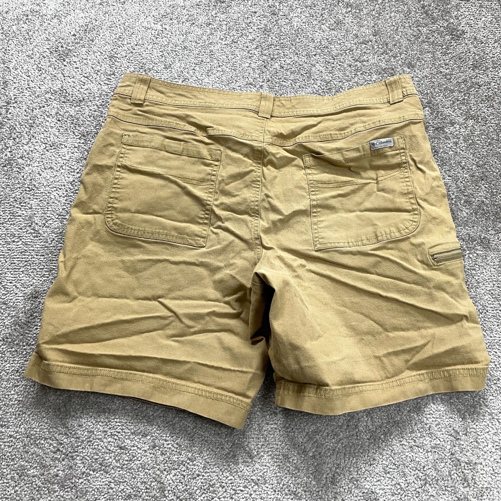 Vintage Columbia Chino Shorts Men's 37 Brown Cotton Flat Front Casual Outdoor 8.5 Inseam Size US 37 - 2 Thumbnail