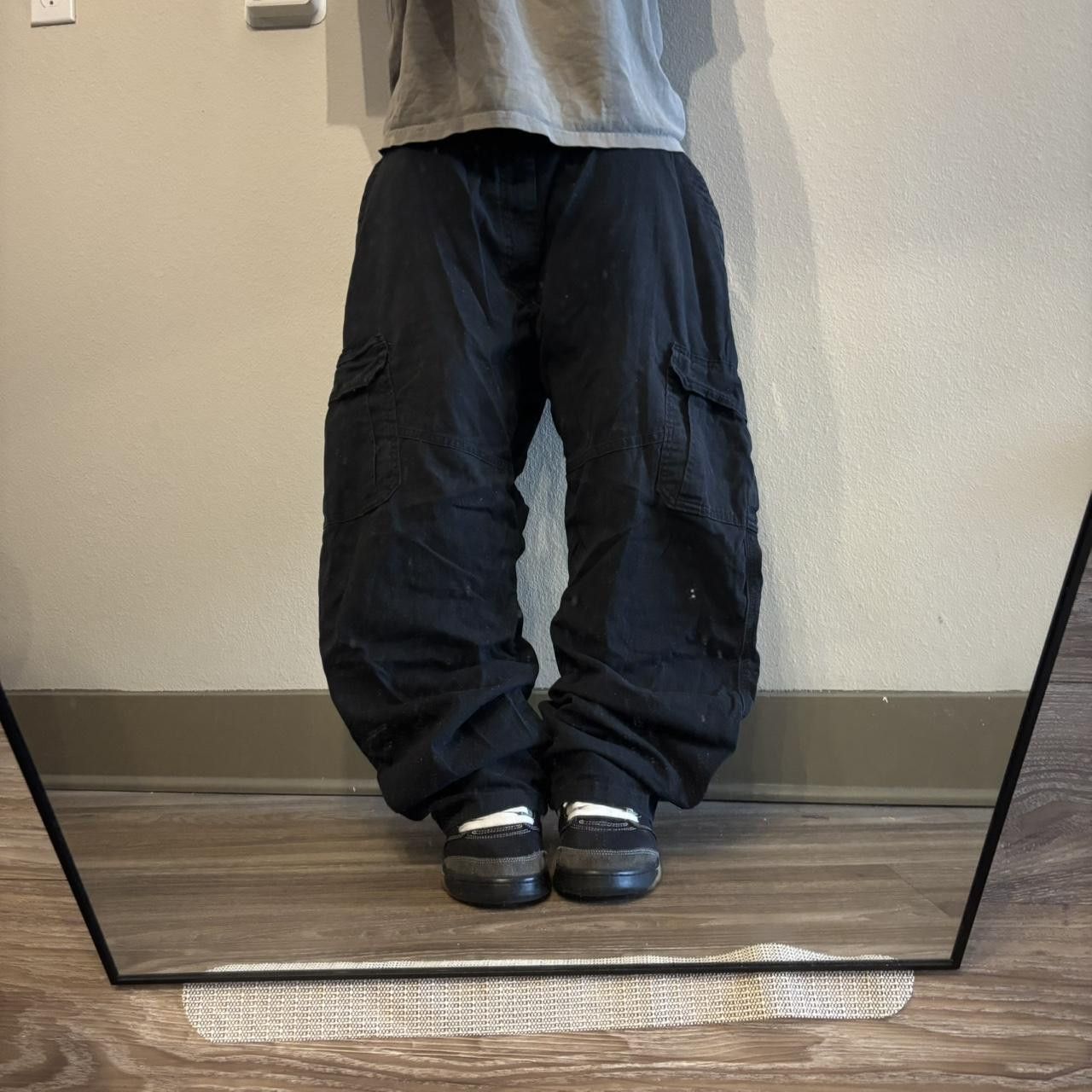 Vintage Crazy Vintage Y2K/2000s Baggy Black Skater Style Cargo Pants! 42x31 Size US 42 / EU 58 - 1 Thumbnail