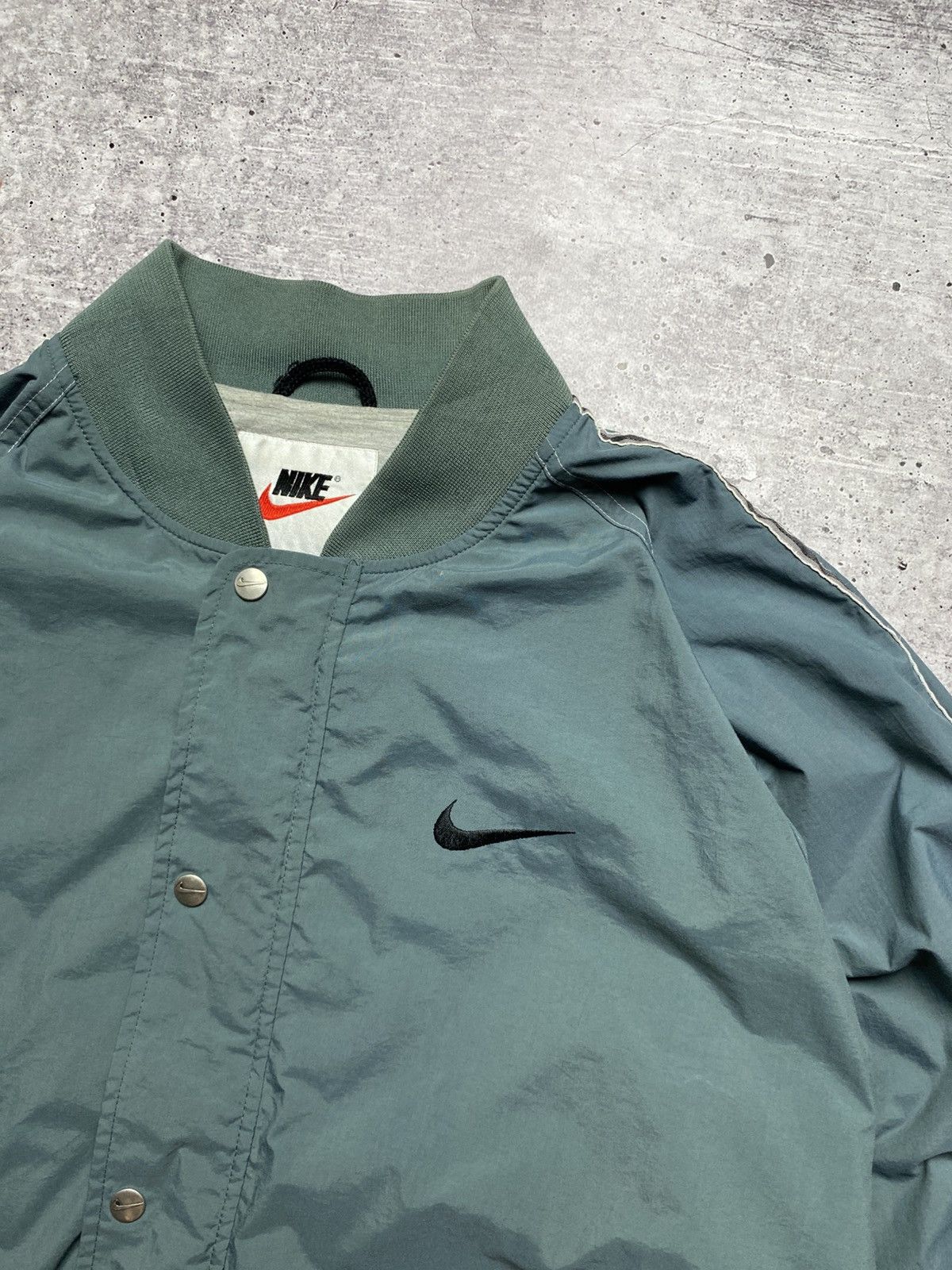 Nike Vintage Nike Nylon Bomber Jacket Size US L / EU 52-54 / 3 - 7 Thumbnail