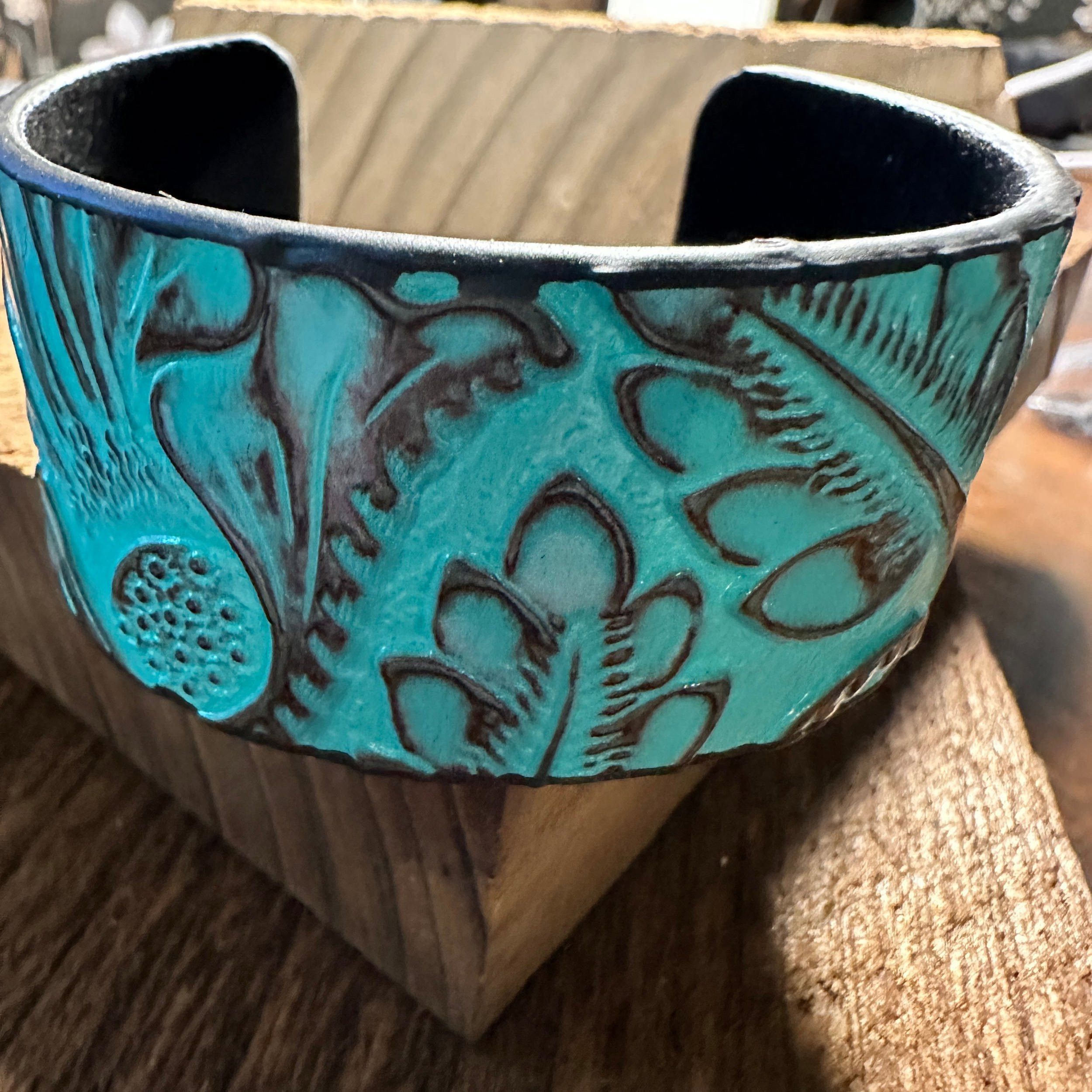 Other Boho Southwestern Leather Turquoise Floral Wide Cuff Bangle Size ONE SIZE - 2 Thumbnail