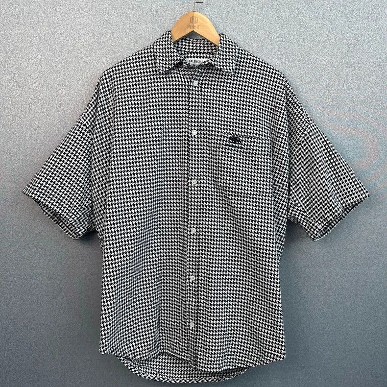 Balenciaga Balenciaga size 36 SS20 Embroidered logo Houndstooth Short Size US M / EU 48-50 / 2 - 1 Thumbnail