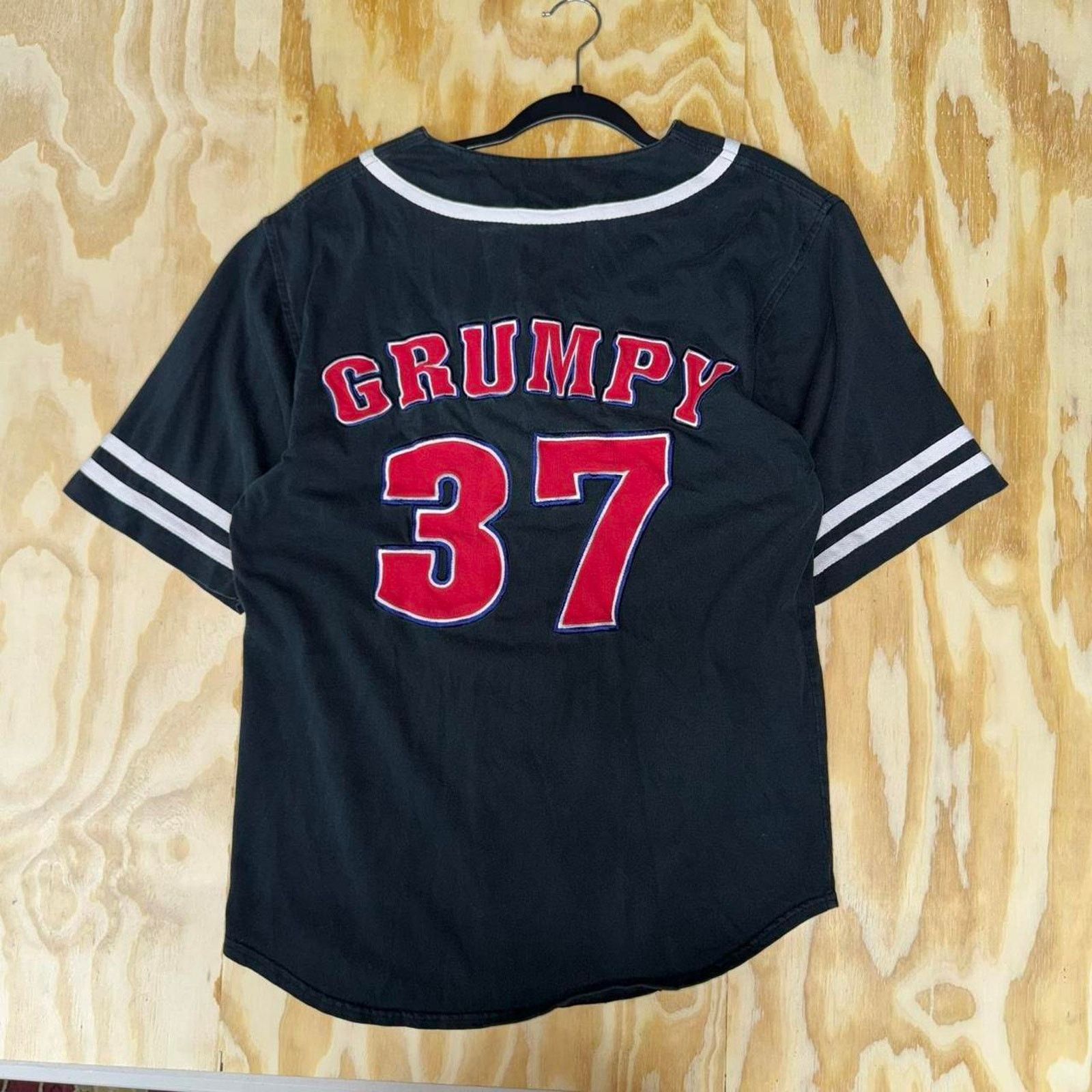 Disney Vintage 1990 disneyland grumpy dwarf baseball jersey t-shirt Size US S / EU 44-46 / 1 - 2 Thumbnail