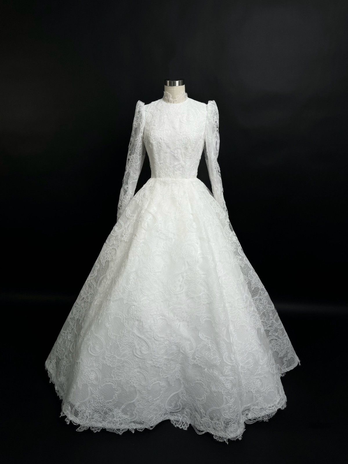 Other Preloved US 2 Anna Augusta Embroidery Lace Bridal Dress Size XS / US 0-2 / IT 36-38 - 2 Thumbnail