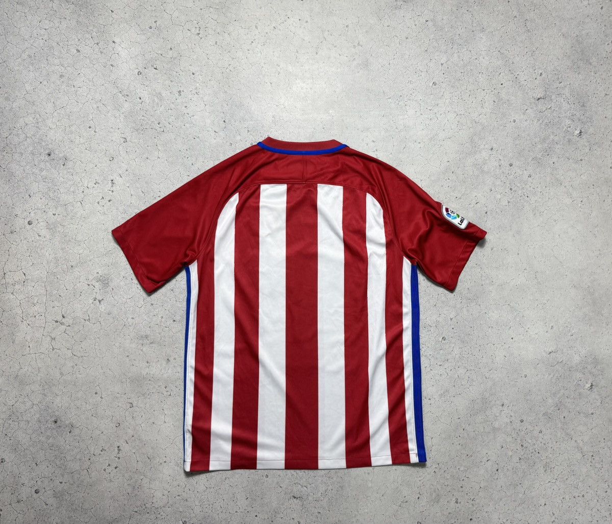 Nike Nike FC Atletico Madrid 2015/2016 Soccer Jersey Vintage Size US L / EU 52-54 / 3 - 2 Thumbnail