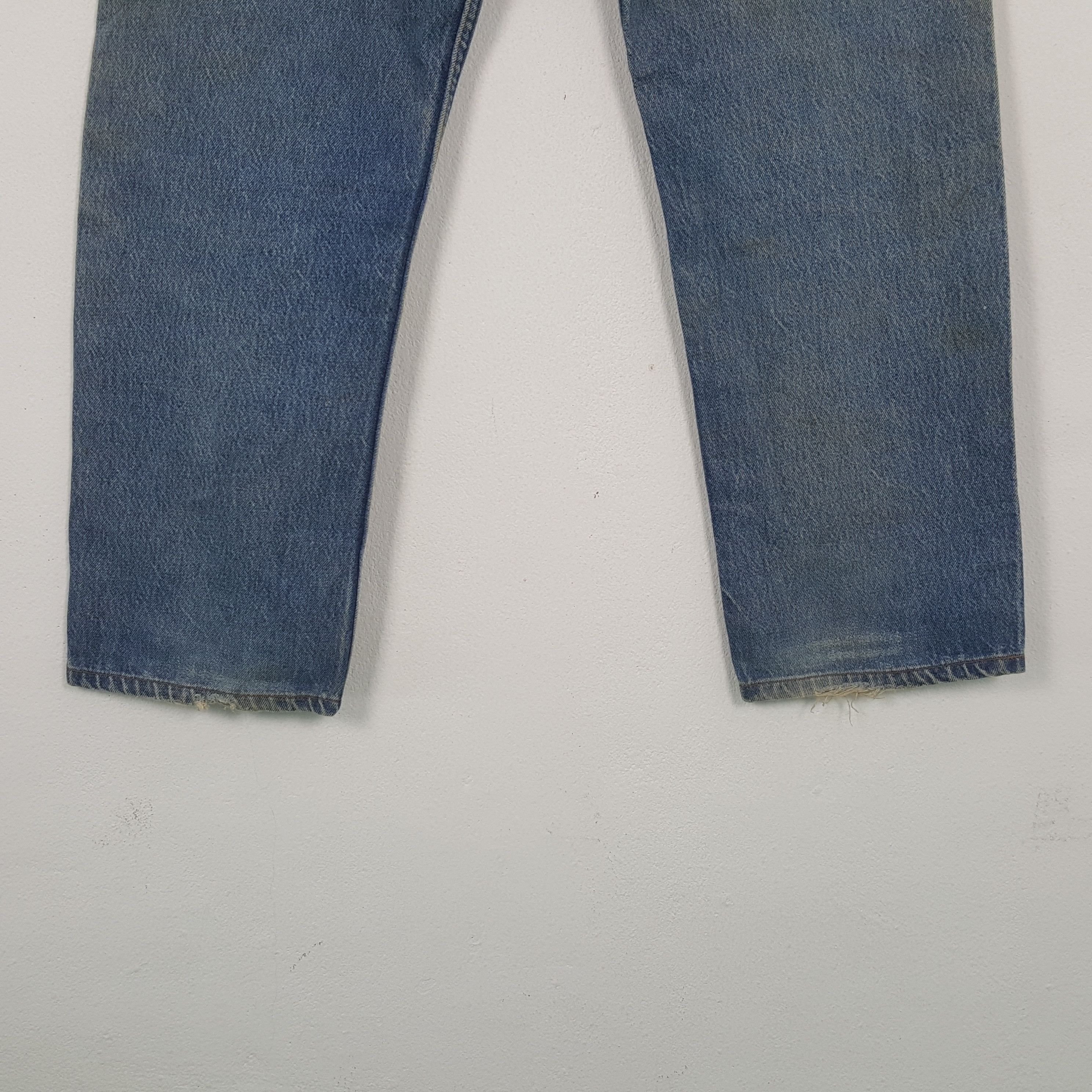 Levi's Vintage 90's Levis 501 Distressed Ripped Denim jeans RR9 Size US 33 - 6 Thumbnail