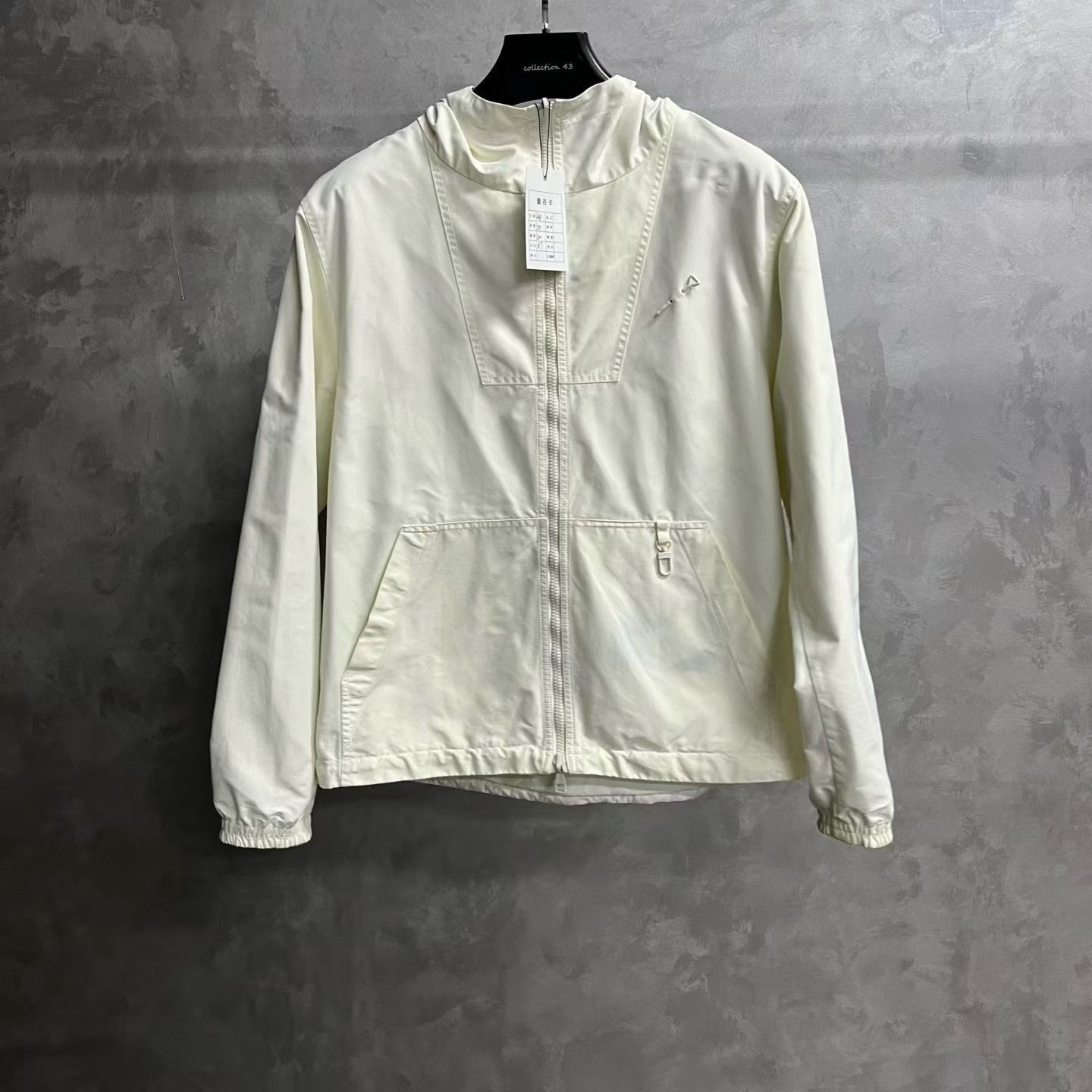 Louis Vuitton Louis Vuitton Casual White Light Jacket s Men Size US S / EU 44-46 / 1 - 1 Thumbnail