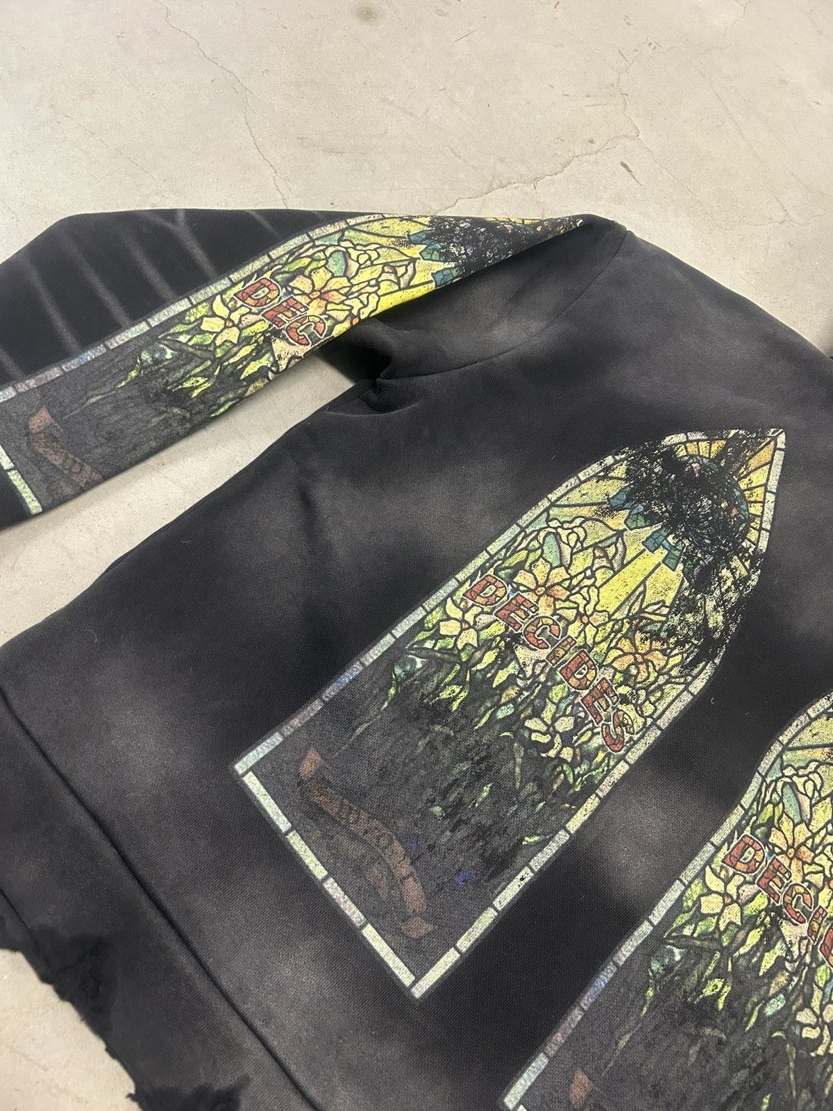 Who Decides War Who Decides War Black Faded Pullover Hoodie X-Small New Size US XS / EU 42 / 0 - 5 Thumbnail
