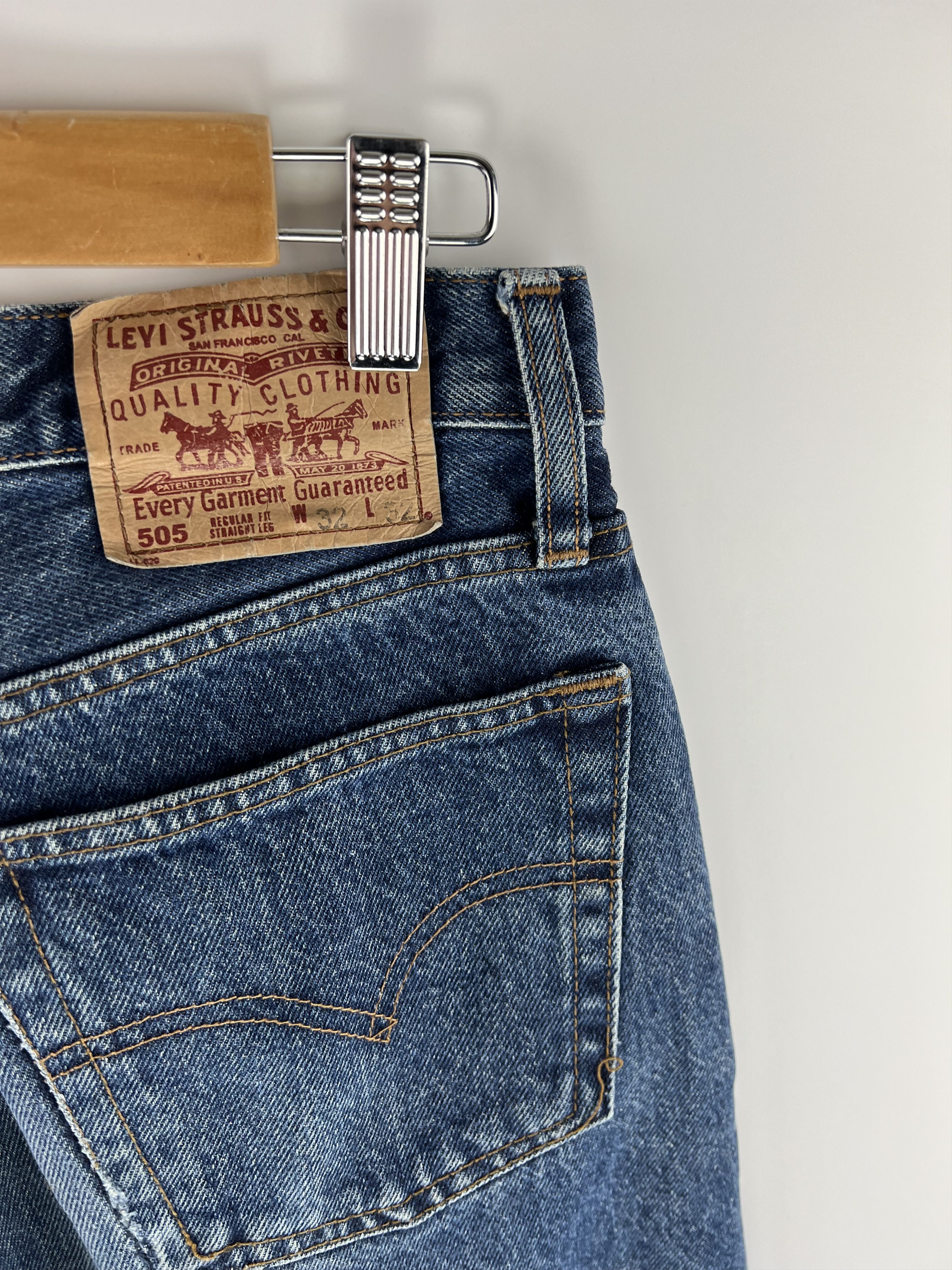 Levi's Vintage Clothing 90s VTG Levis 505 Men's Blue Distressed Jeans Size 32x32 Size US 32 / EU 48 - 4 Thumbnail