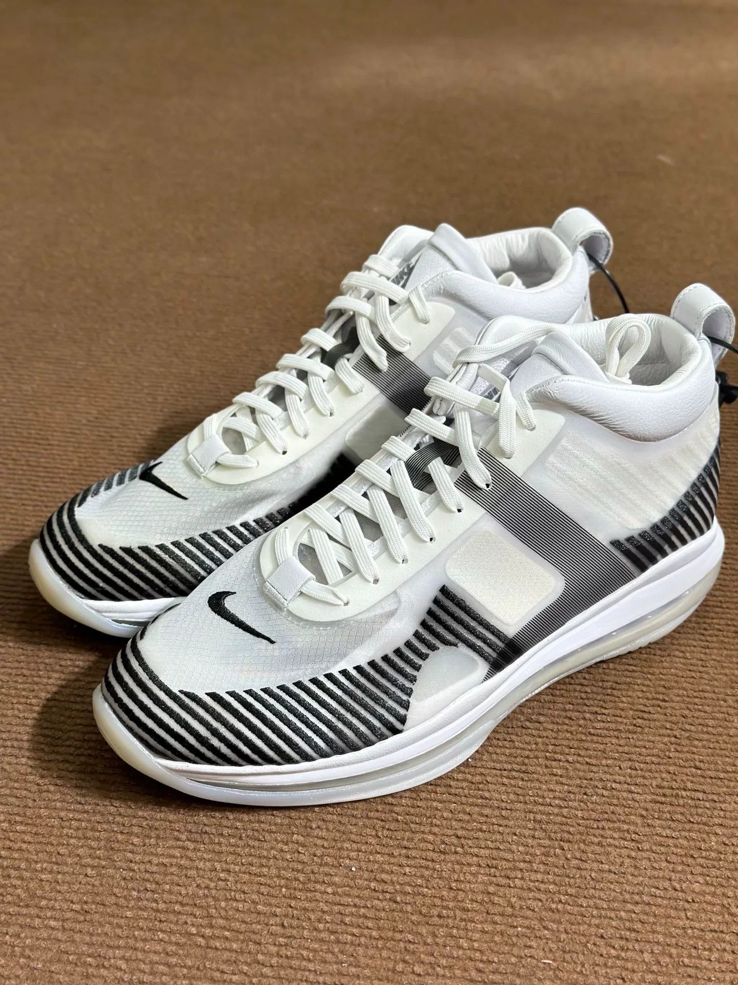 Nike Nike White Lowtop Sneakers 43 Men Size US 10 / EU 43 - 1 Thumbnail
