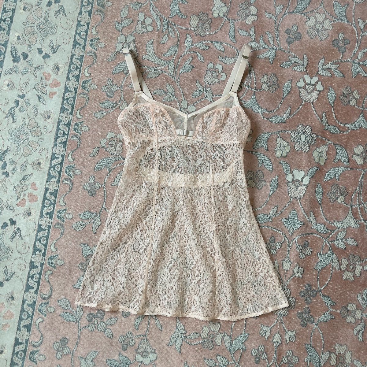 Victoria's Secret Romantic Nude Lace Sheer Mini Slip Dress (XS-S) Size S / US 4 / IT 40 - 9 Thumbnail