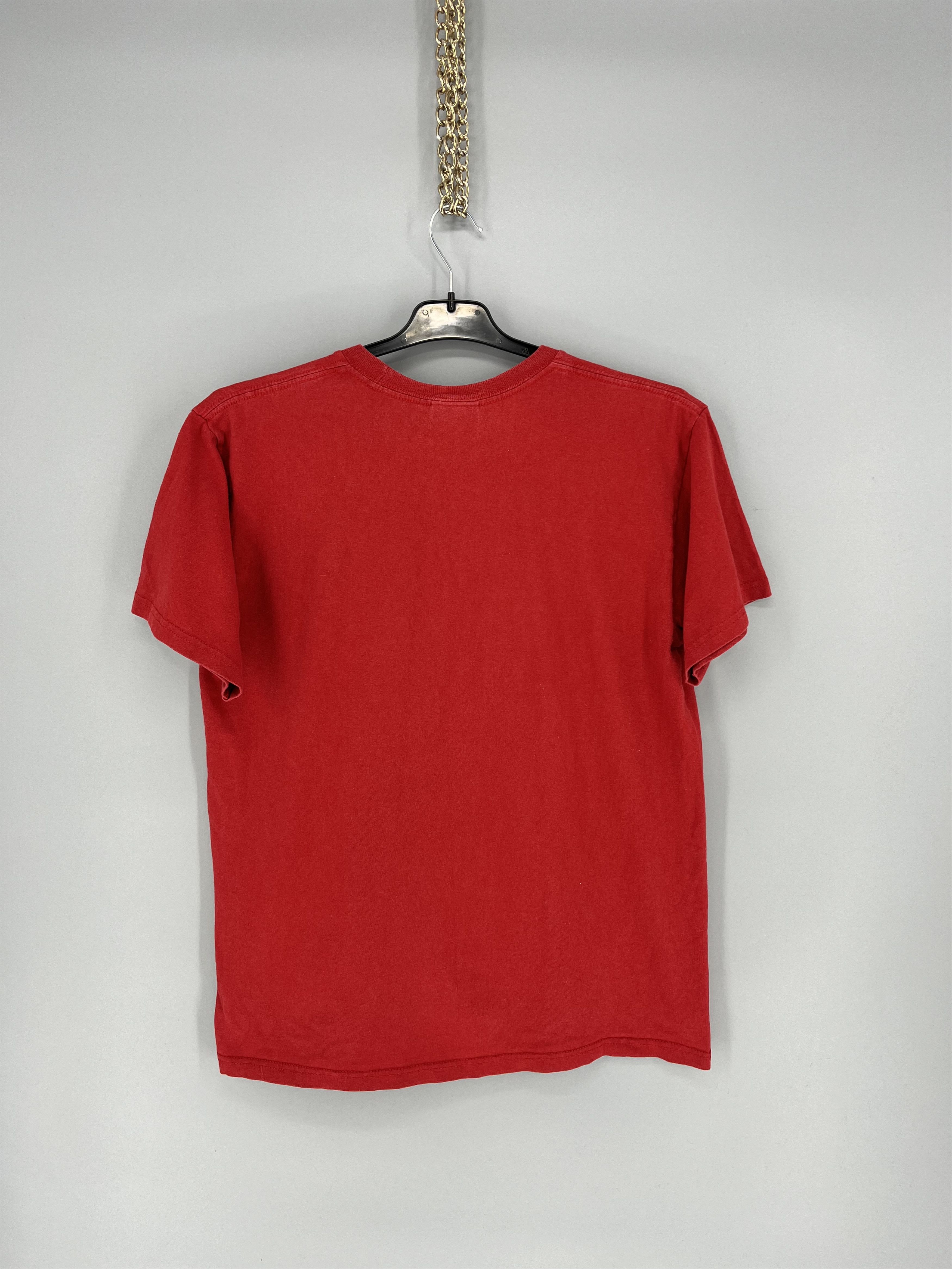 Nike Vintage Y2K Nike Center Swoosh Logo T-Shirt Size US L / EU 52-54 / 3 - 8 Thumbnail