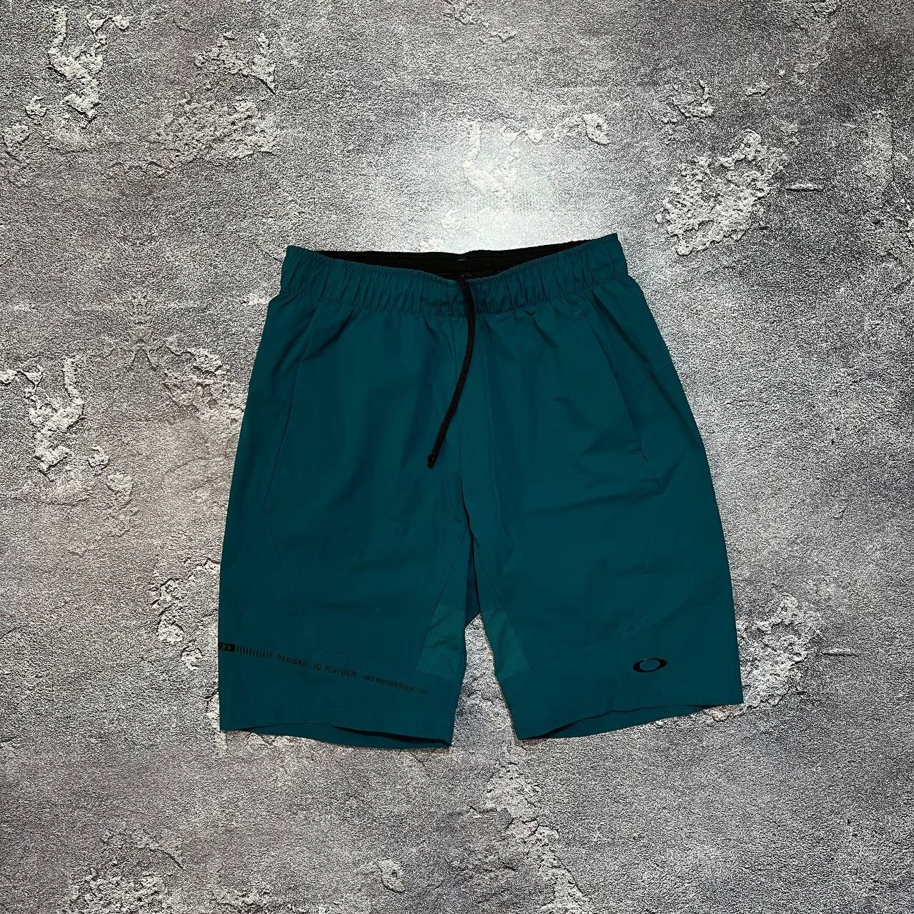 Oakley × Vintage Vintage Oakley Shorts Mini Logo Swimwear Surfing Style Y2K Size US 33 - 1 Thumbnail