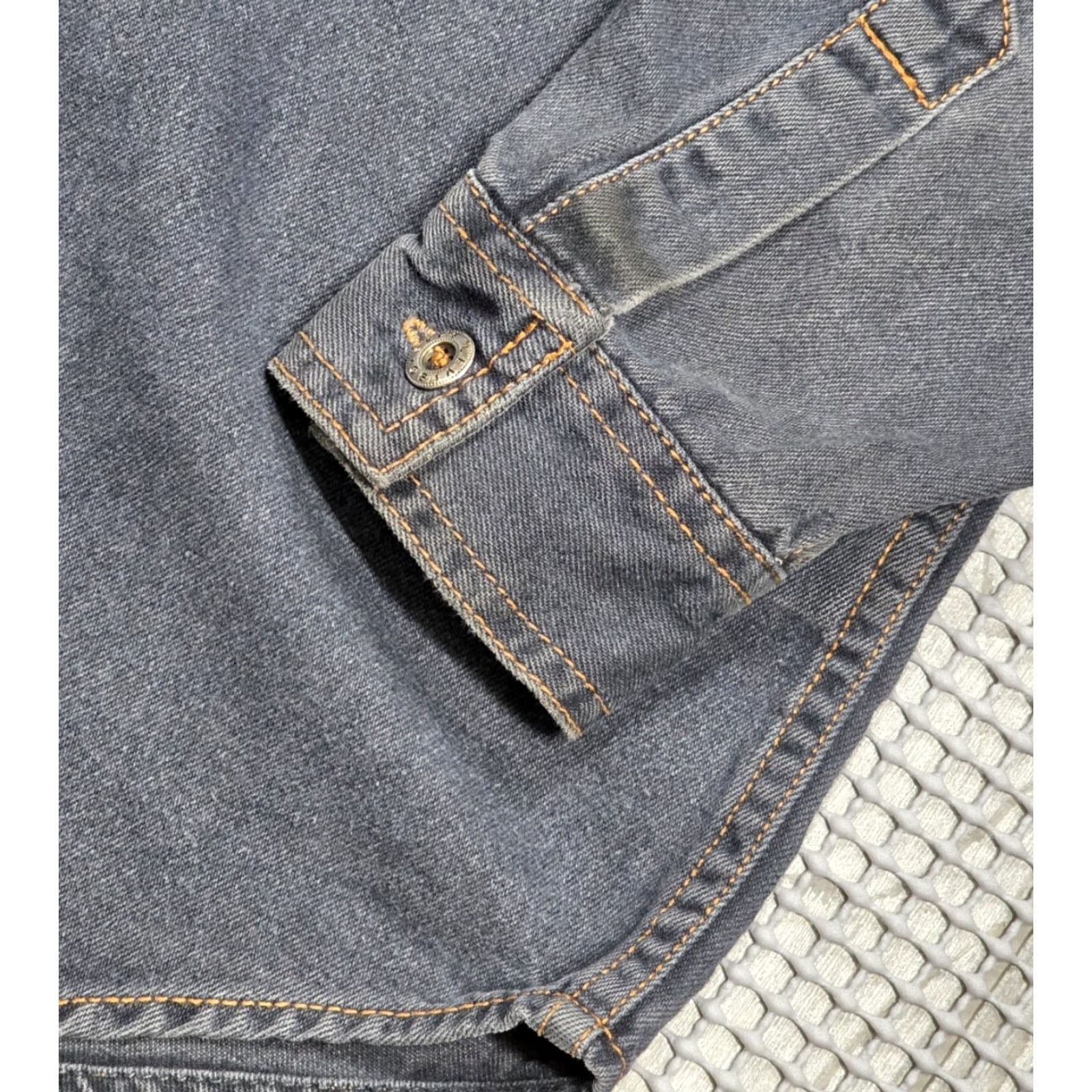 Levi's VINTAGE Levi's Denim Button-Up Shirt Womens M Gray 90s Western Casual Pockets Front Embroidered Button Down Shirt Womens Size L / US 10 / IT 46 - 7 Thumbnail