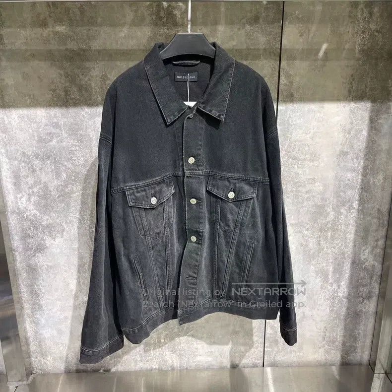 Balenciaga Balenciaga Graffiti Double B Denim Jacket Size US S / EU 44-46 / 1 - 2 Thumbnail