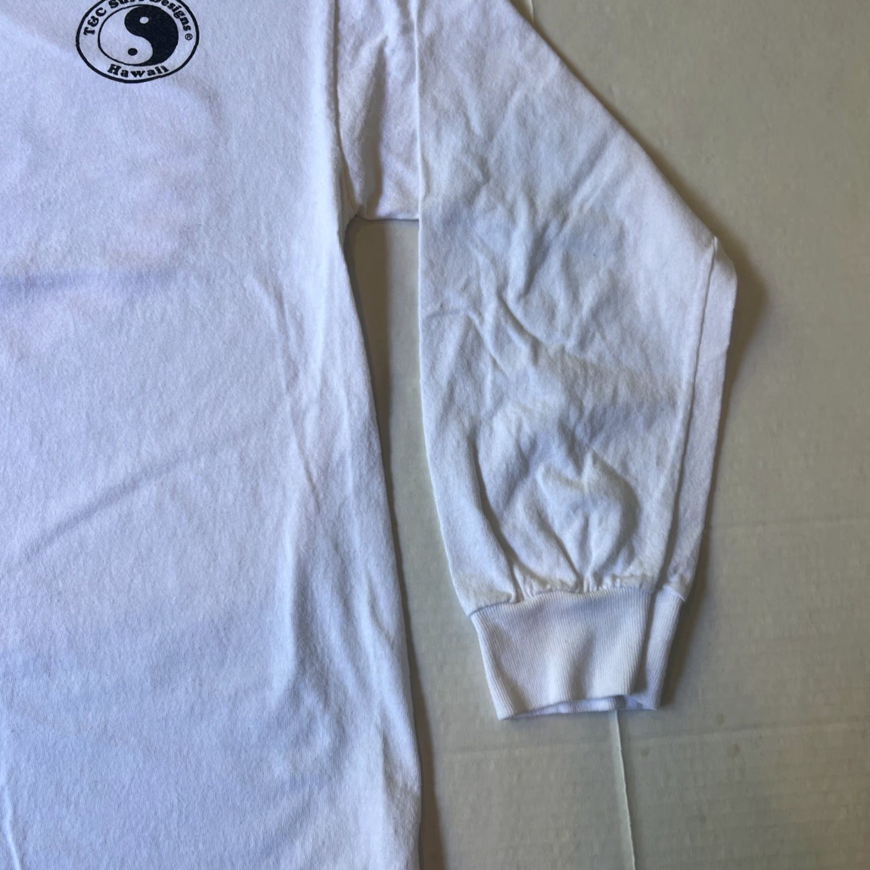 4SDESIGNS T&C Surf Designs North Shore Hawaii Fish Ying Yang Logo Long Sleeve Shirt Medium White Mens Graphic Print Shirt Size US M / EU 48-50 / 2 - 4 Thumbnail