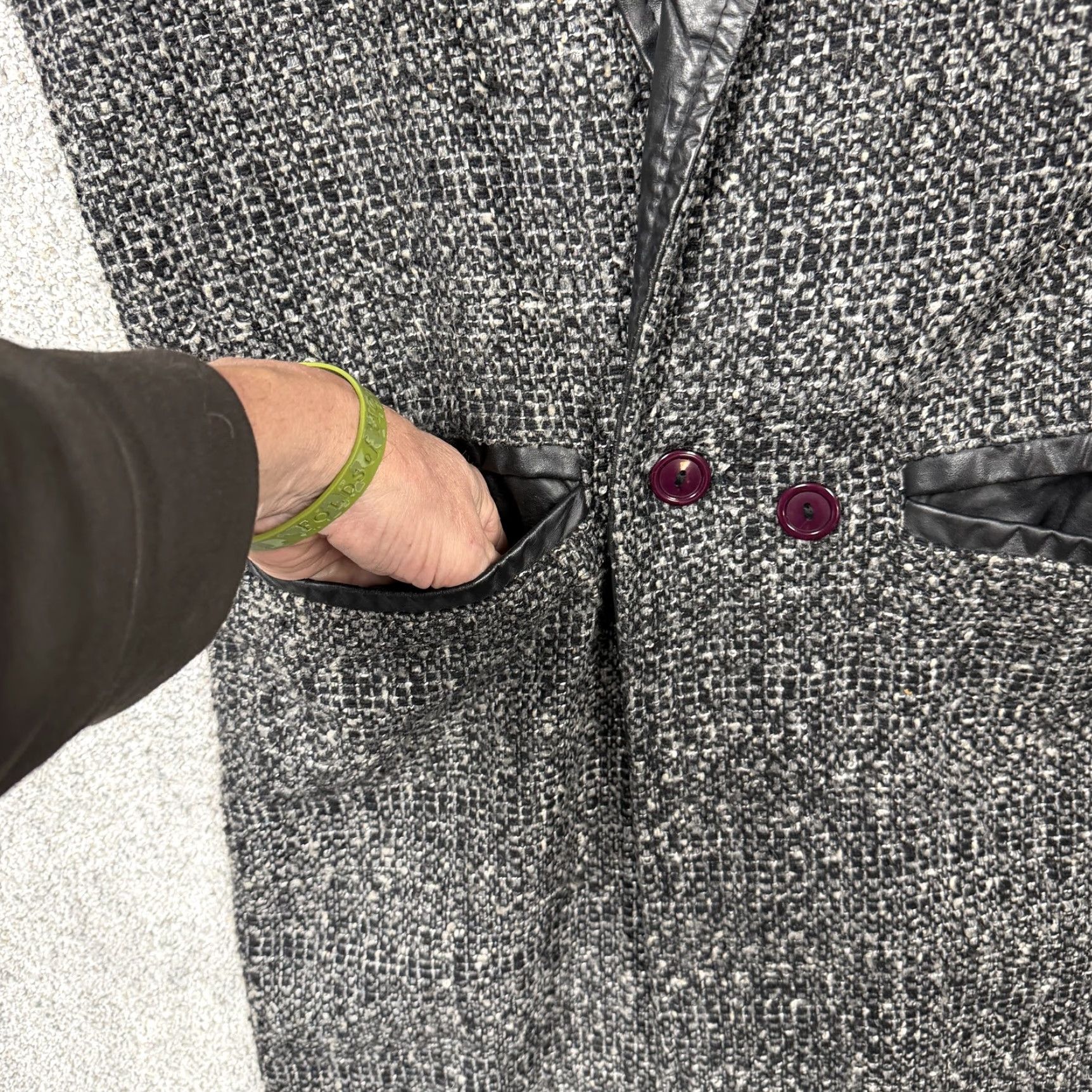 Vintage VINTAGE Dual Control Coat Wool Tweed Long Overcoat Gray S Shawl Collar Leather Trim Lined 2-Button Front Mens Size US S / EU 44-46 / 1 - 5 Thumbnail