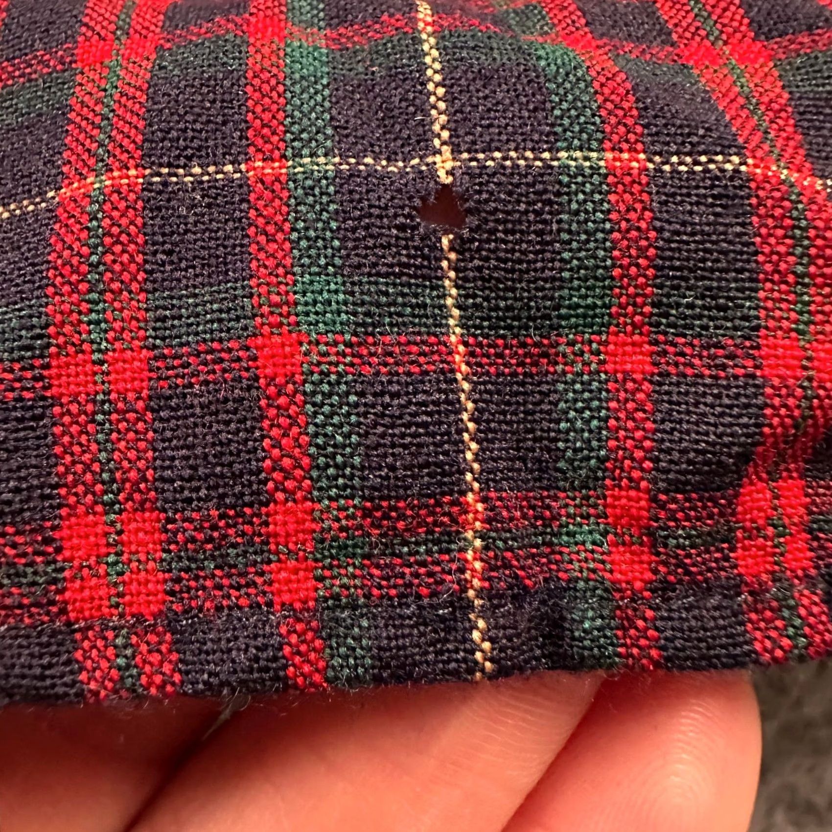 Pendleton VINTAGE Pendleton Shirt Mens M Red Green Navy Plaid Wool Button Down USA Size US M / EU 48-50 / 2 - 7 Thumbnail