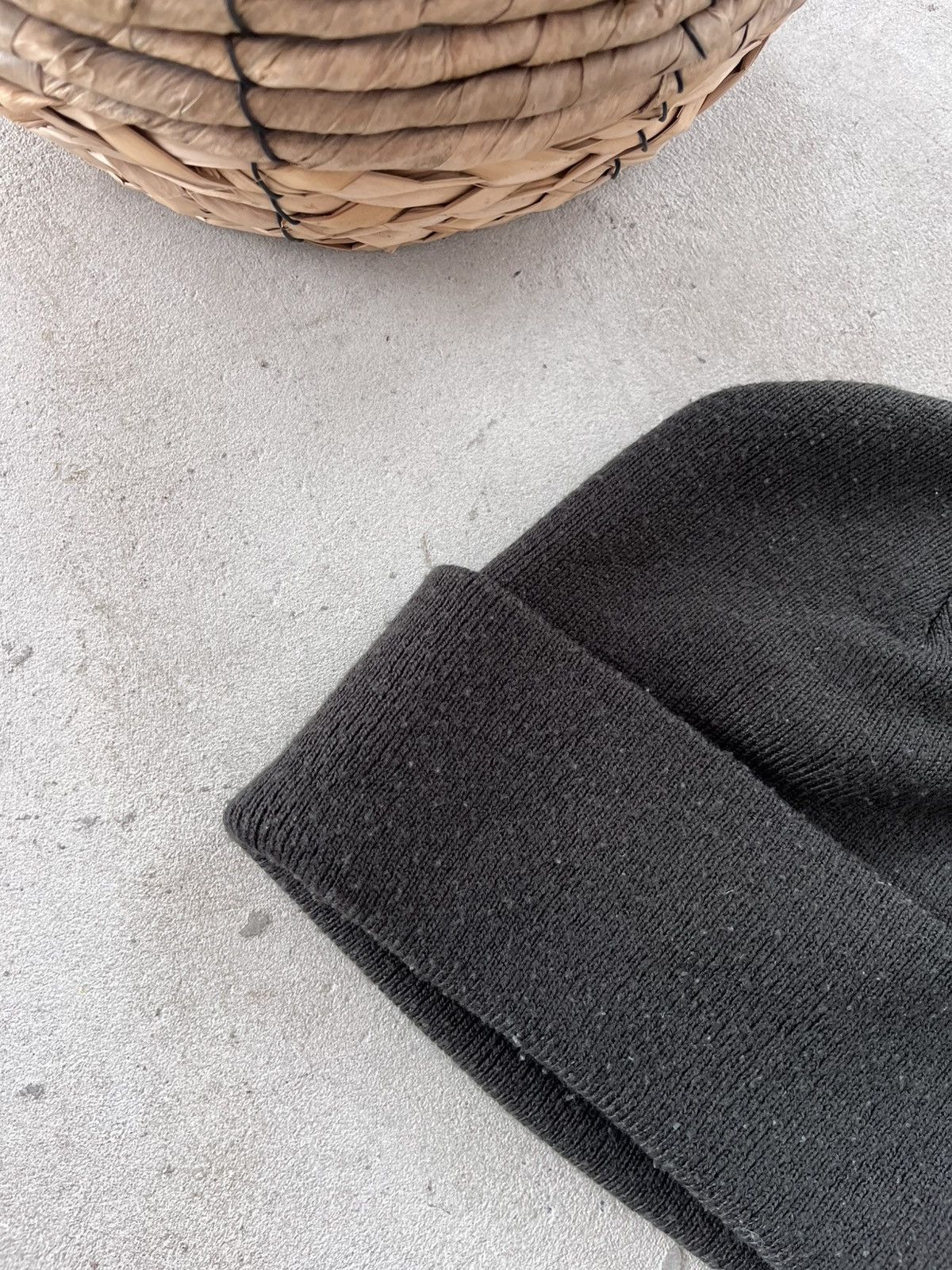 Carhartt Vintage Carhartt Dark Grey Beanie Hat Center Logo Sk8 Y2K Size ONE SIZE - 4 Thumbnail