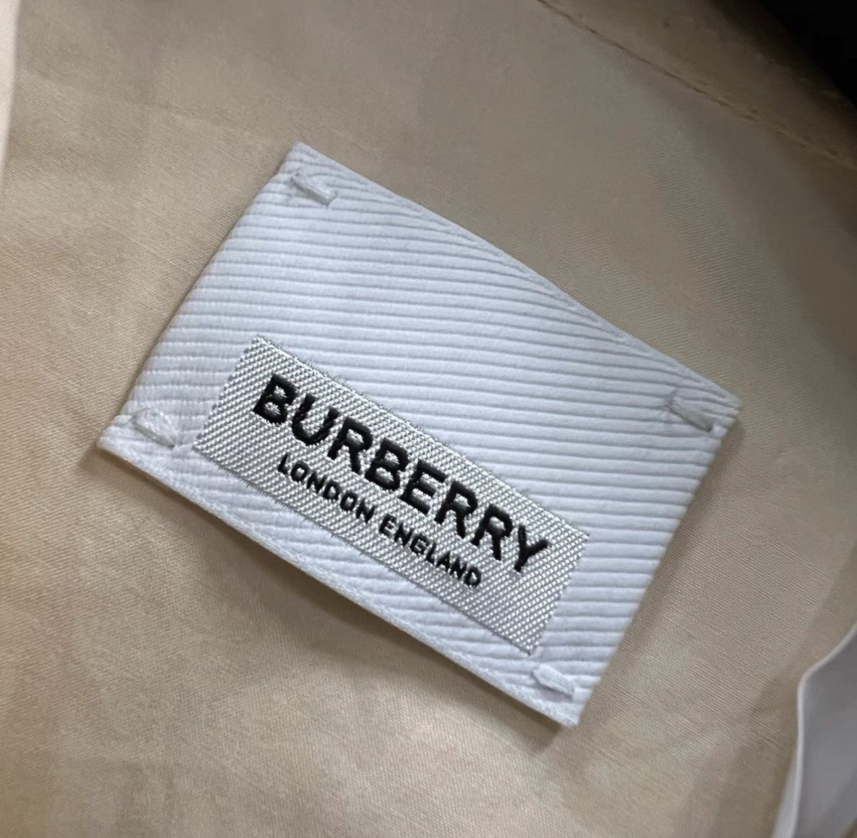 Burberry Burberry Abstract Printed Short-Sleeve Shirt J41 Size US XL / EU 56 / 4 - 4 Thumbnail