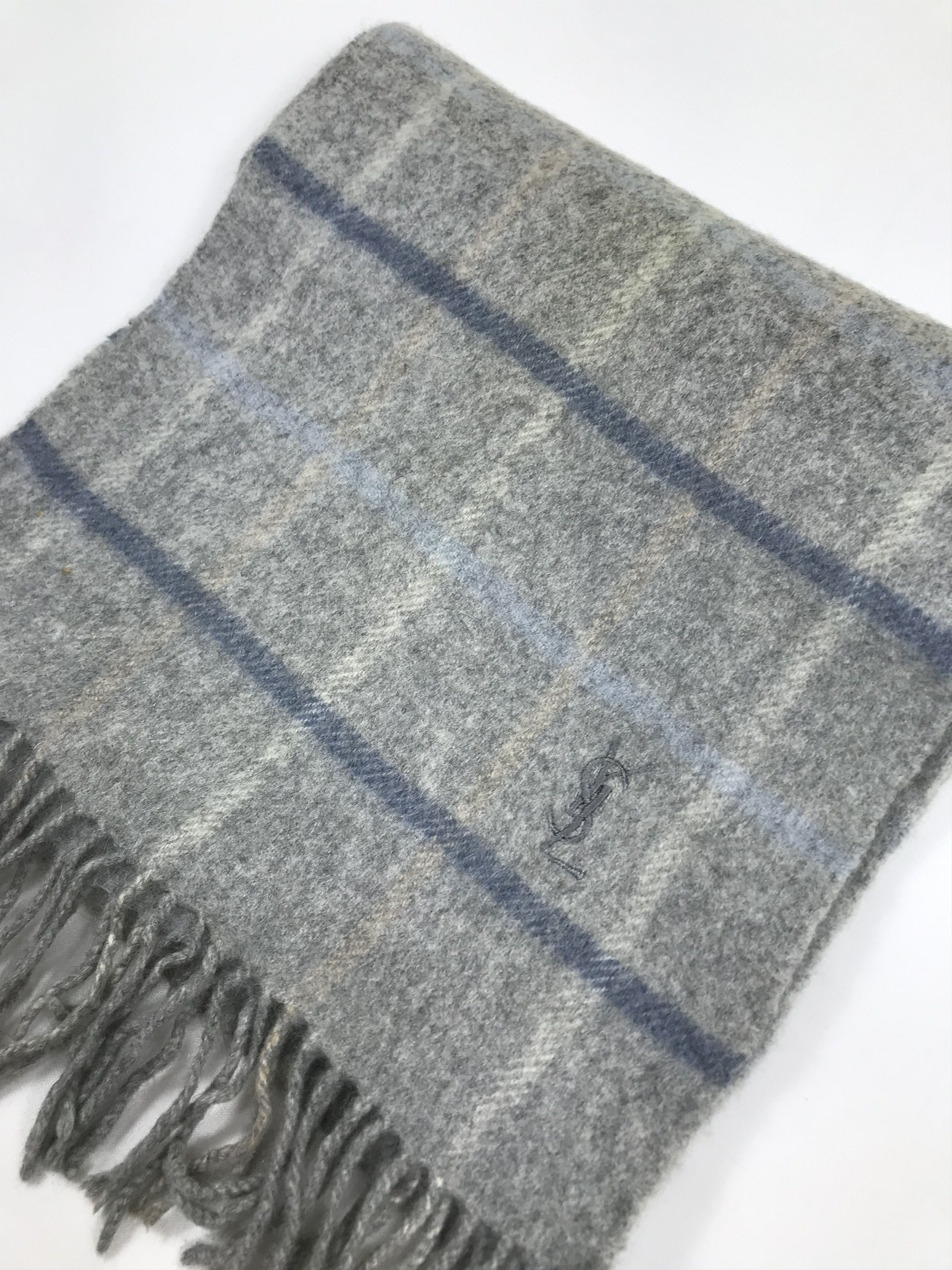Designer Vintage Designer Luxury Scarf / Muffler / Wool Size ONE SIZE - 1 Thumbnail