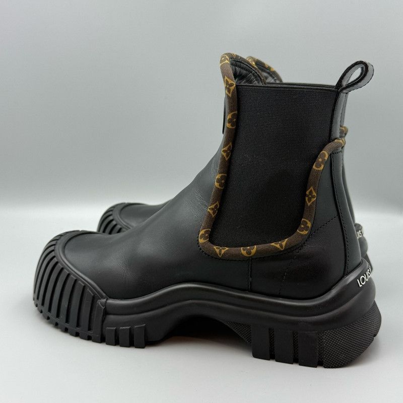 Louis Vuitton Louis Vuitton Black Leather Chelsea Boots for Women Size US 8 / IT 38 - 1 Thumbnail