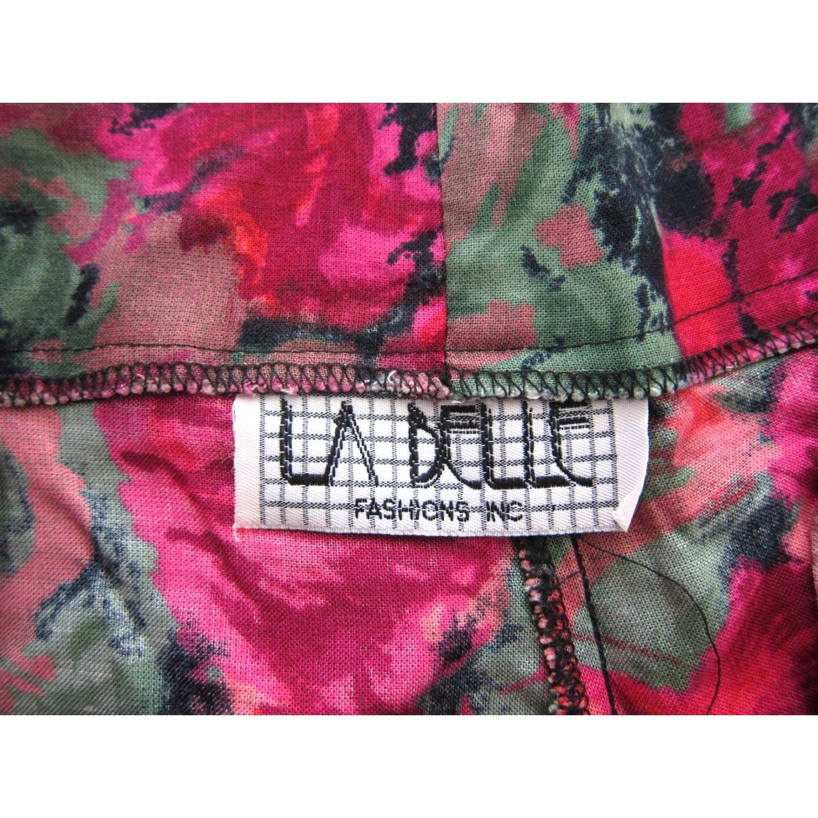 Vintage VINTAGE La BELLE Bermuda Shorts Pink Green Black Floral Pocket High Rise Pleated M Size 30" / US 8 / IT 44 - 3 Thumbnail