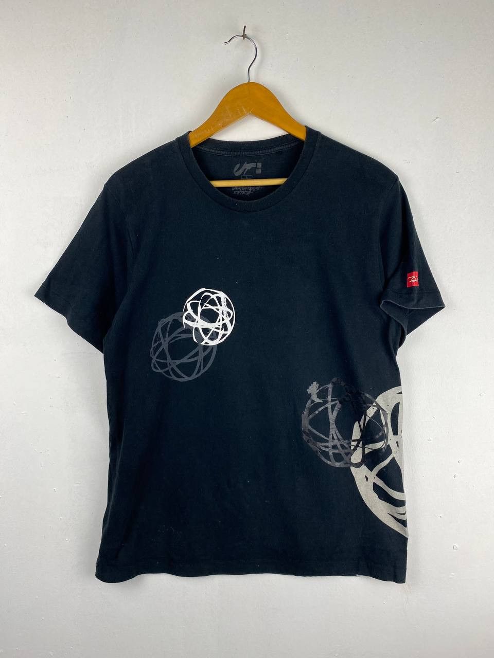 Futura uniqlo x futura japanese brands tee nice design Size US L / EU 52-54 / 3 - 1 Thumbnail
