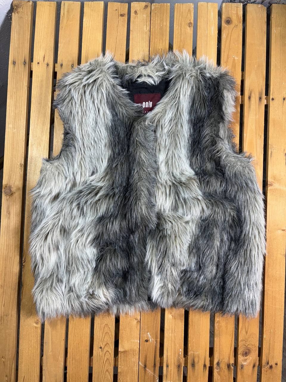 Other Vintage FUR Vest Y2K Size US M / EU 48-50 / 2 - 2 Thumbnail