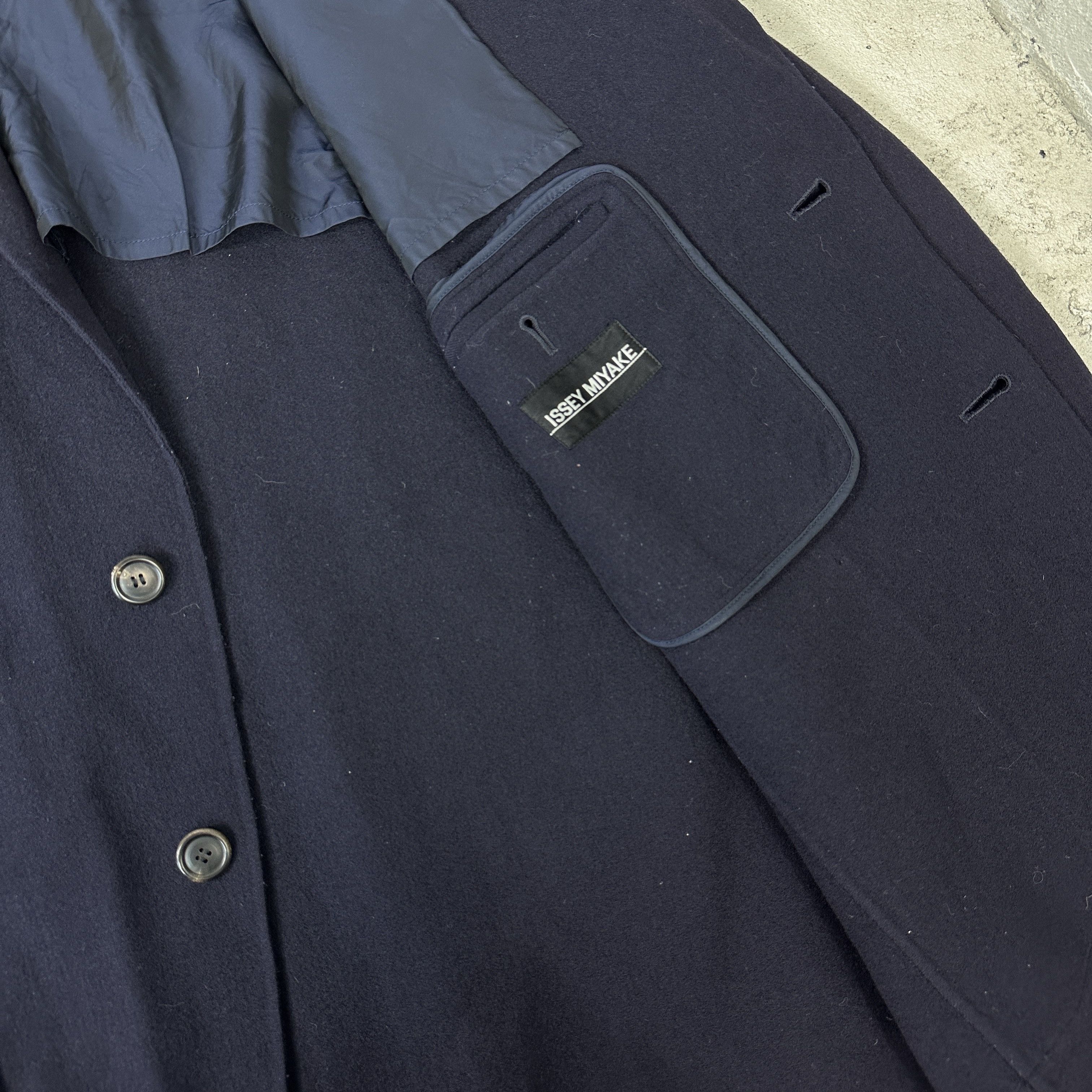 Issey Miyake × Japanese Brand × Vintage Issey Miyake Vintage Archive Coat With Plisse Details Size US L / EU 52-54 / 3 - 11 Thumbnail