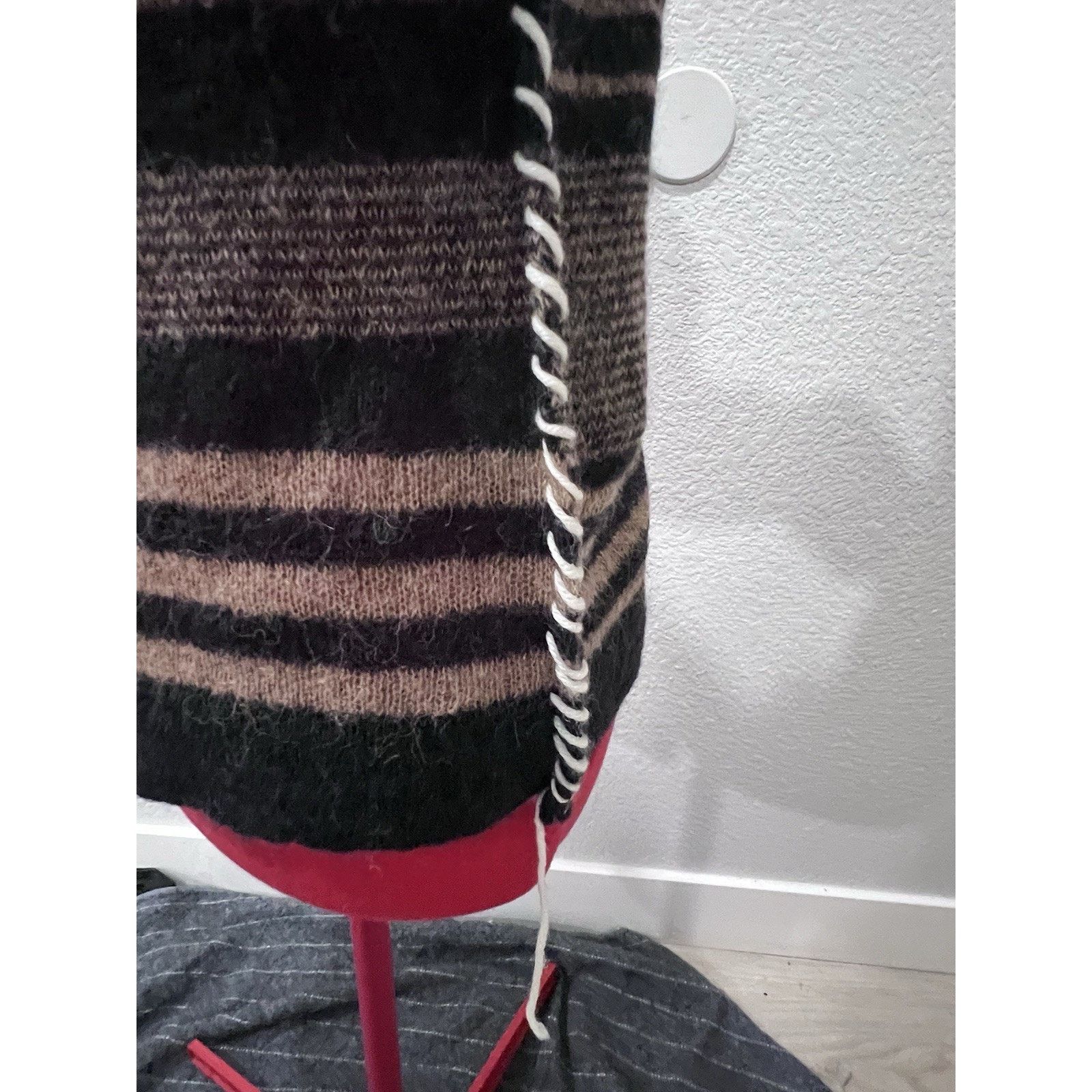 Acne Studios Acne StudiosBlack and Brown Striped ScoopNeck Crewneck Size M / US 6-8 / IT 42-44 - 8 Thumbnail