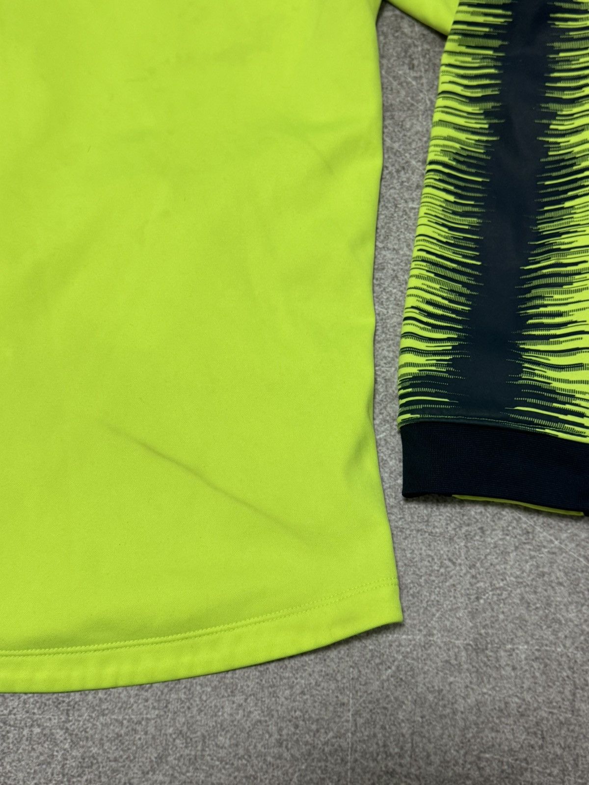 Nike FC Barcelona Nike Sweatshirt Training Long Sleeve Size US M / EU 48-50 / 2 - 19 Thumbnail