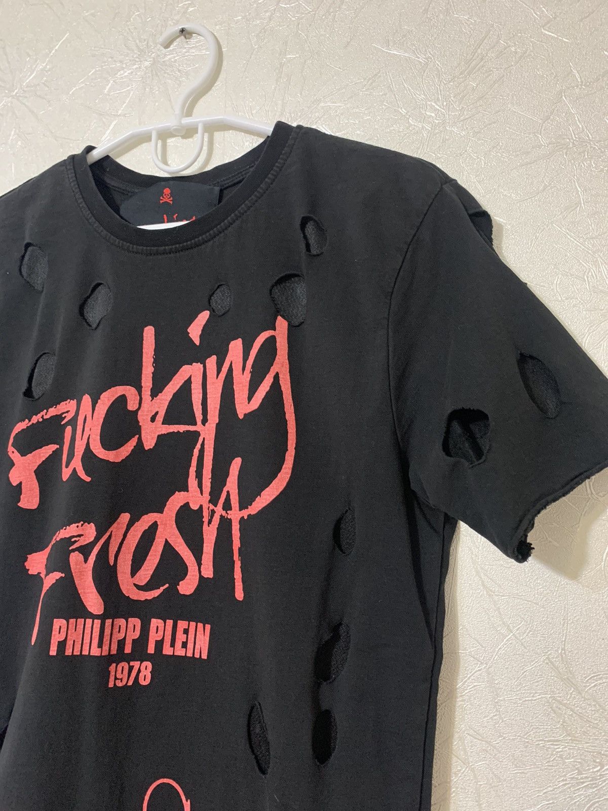 Philipp Plein Philipp Plein Fucking Fresh Holes Men’s T-Shirt Size US S / EU 44-46 / 1 - 3 Thumbnail