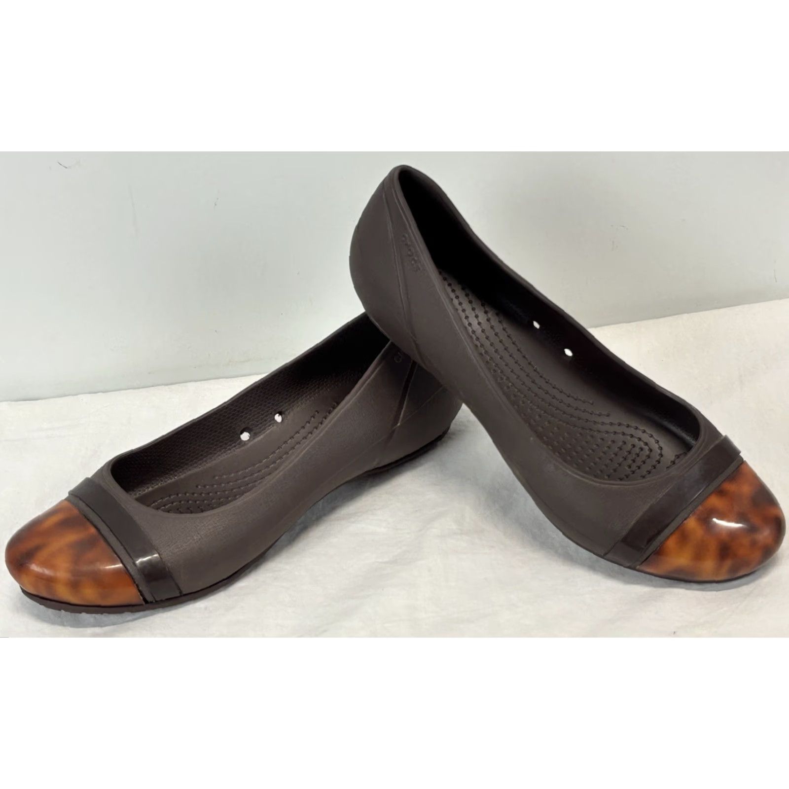 Crocs Crocs Cap Toe Tortoise Brown Marble Ballerina Flats Women’s Size 9 Size ONE SIZE - 2 Thumbnail