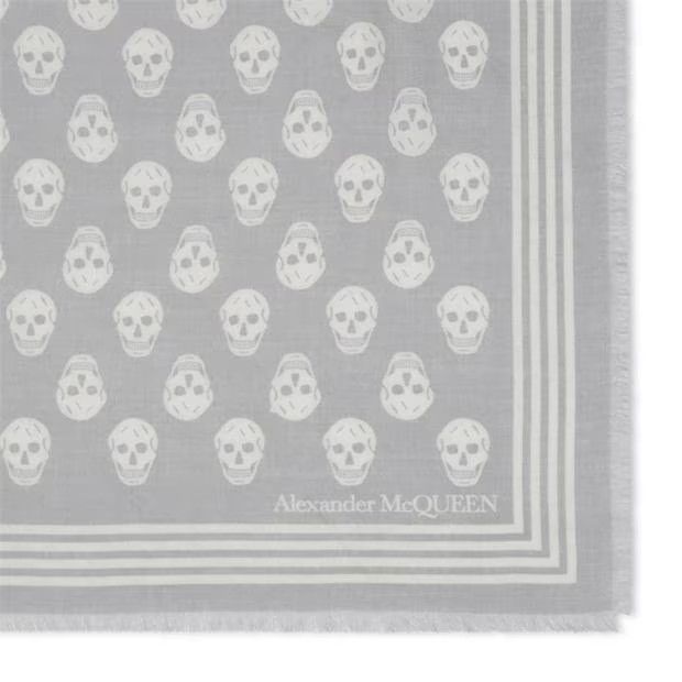 Alexander McQueen o1g2r1mq0824 Size: OS / Biker Skull Print Scarf Dust & Ivory Size ONE SIZE - 2 Thumbnail