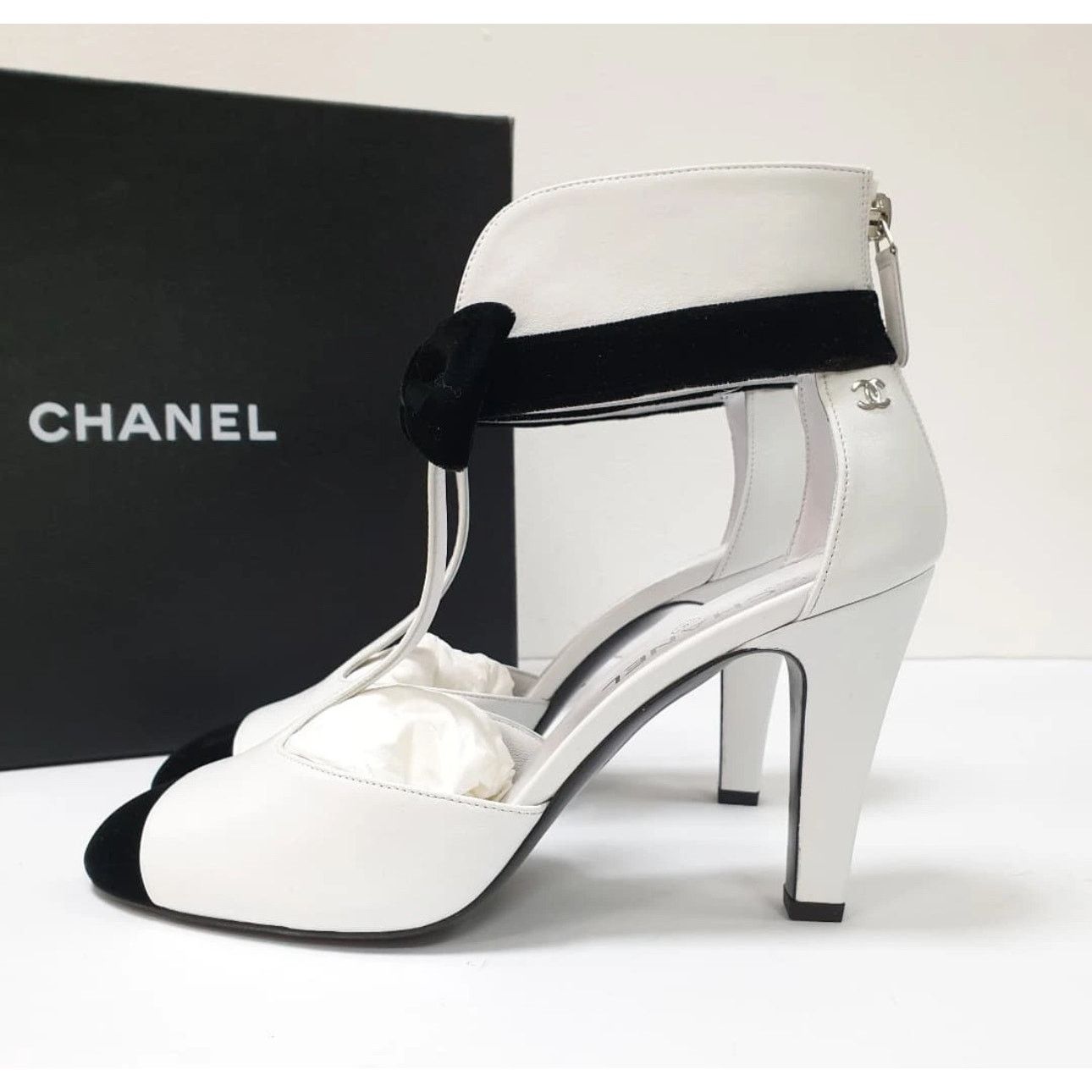 NWOB Chanel Black White Heeled Sandals Sz.41