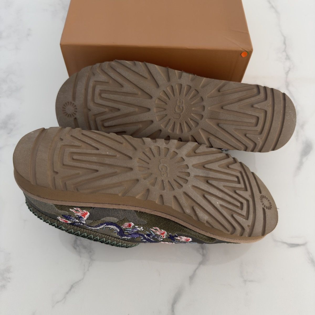 Palace × Ugg Palace X Ugg Tasman Slipper Low US 11 🚫READ DESCRIPTION🚫 Size US 11 / EU 44 - 7 Thumbnail