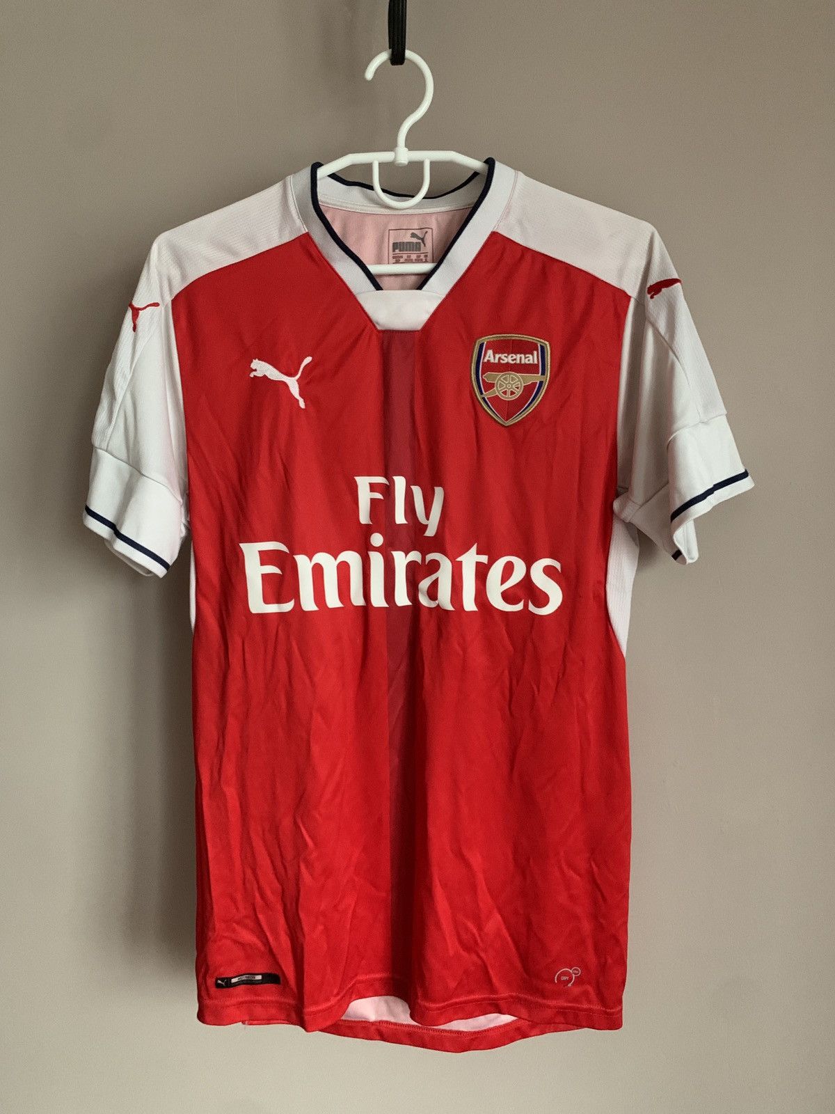 Puma Arsenal London 2016 2017 home puma soccer jersey Size US S / EU 44-46 / 1 - 1 Thumbnail
