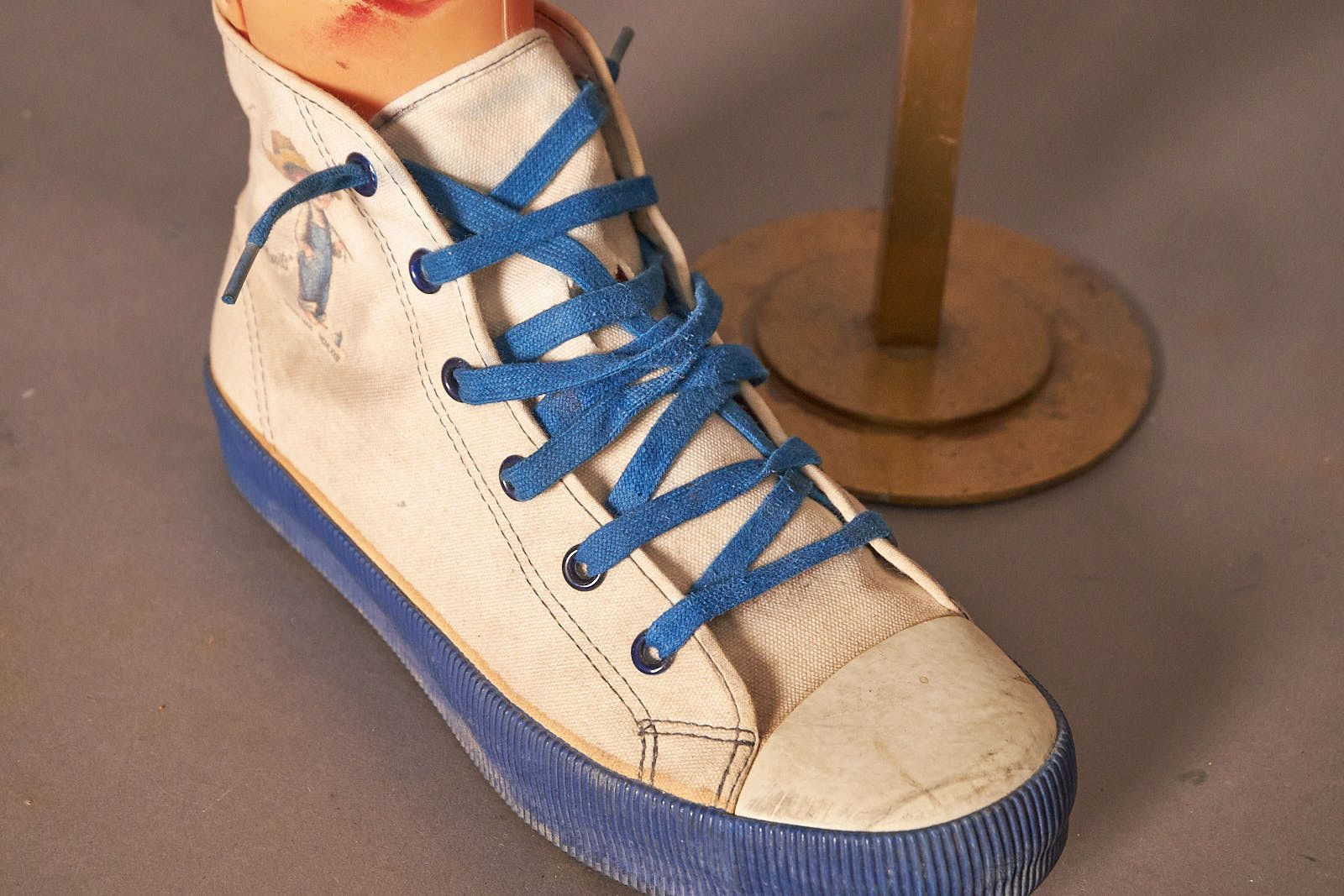 Vintage Vintage 1970s Moppet Moon Star Hightop Sneakers Size US 6.5 / IT 36.5 - 8 Thumbnail