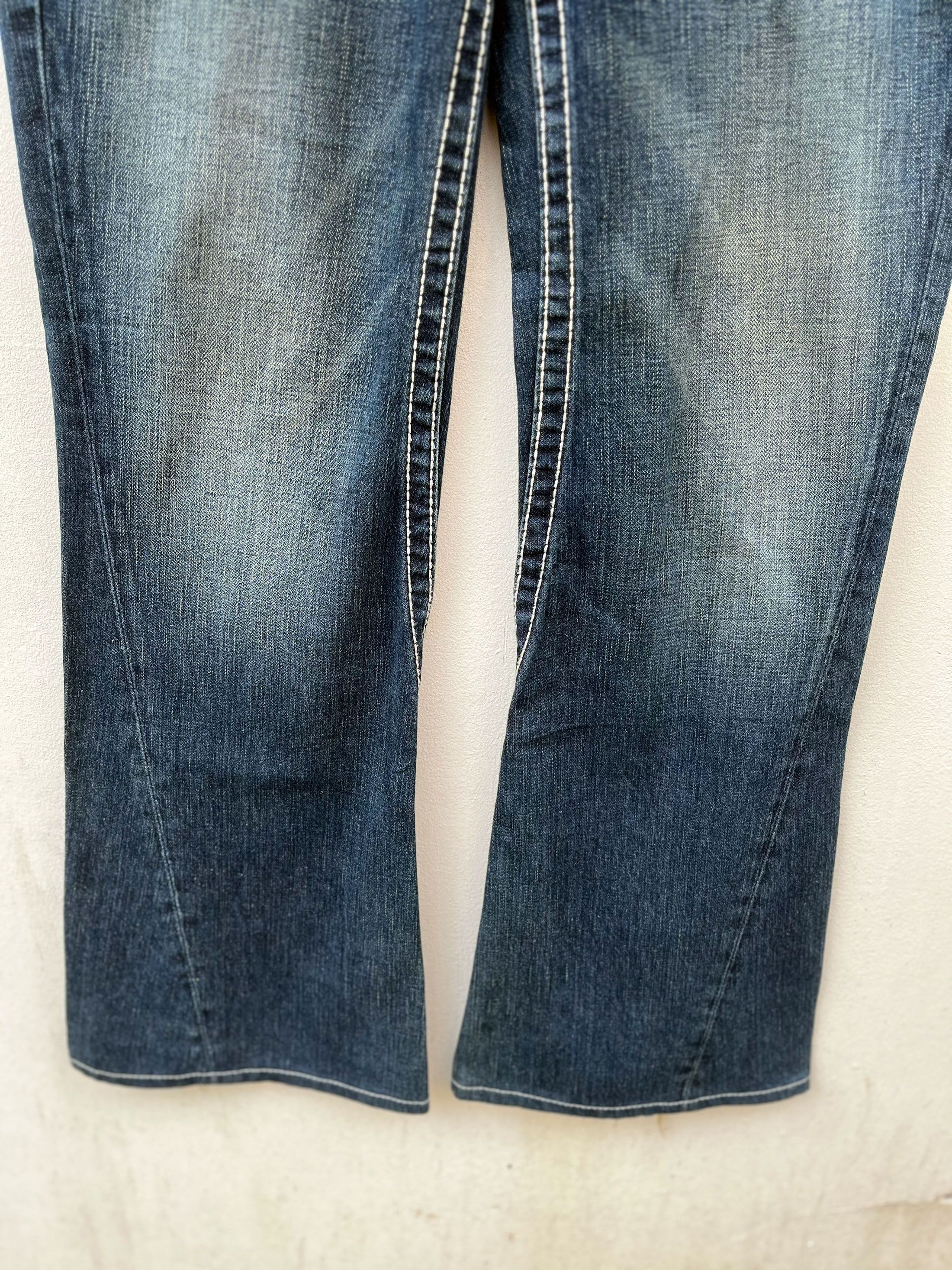 True Religion True Religion Flare Bootcut Jeans Indigo Wash Size US 34 / EU 50 - 3 Thumbnail