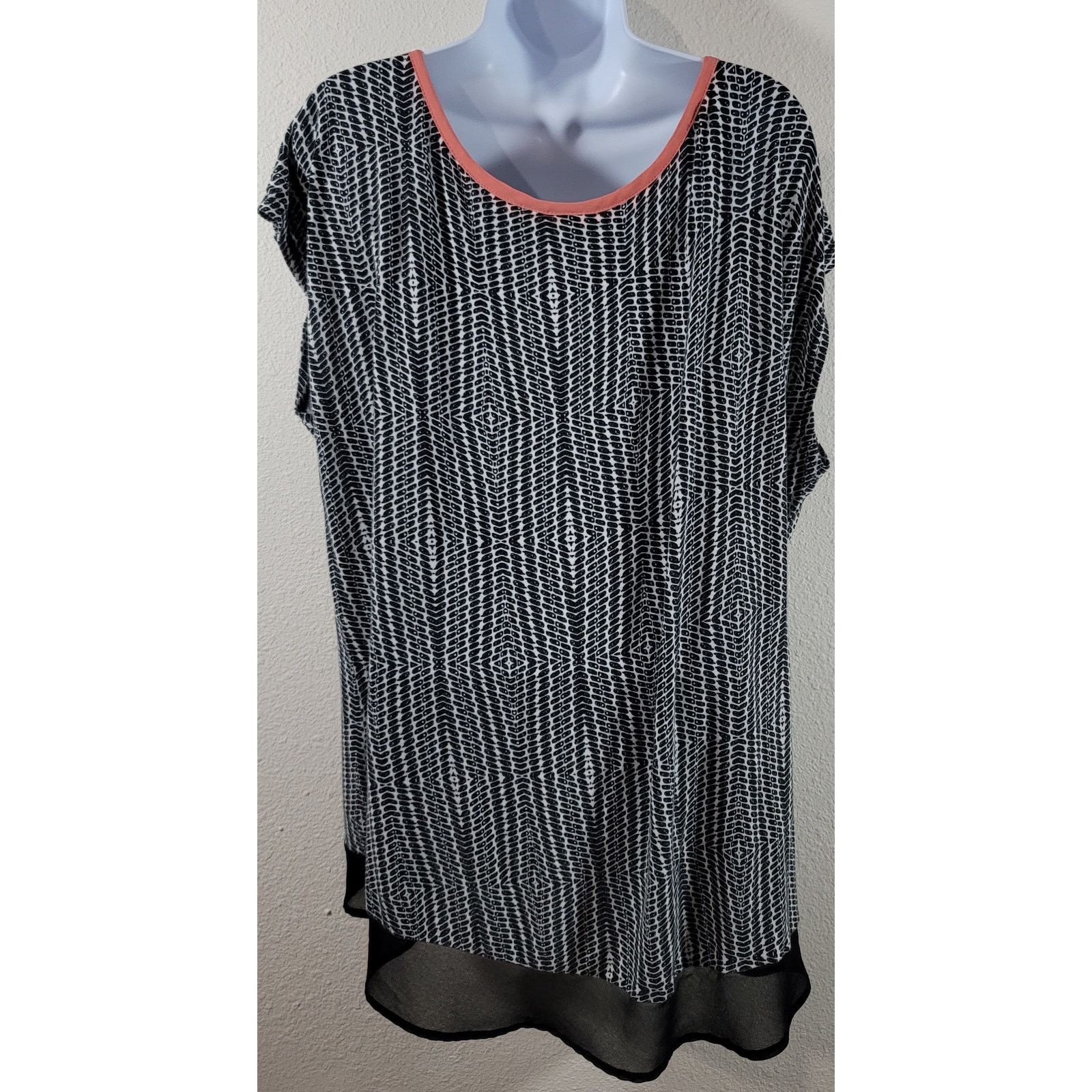 Other Cato Woman Black White Print Top 18W 20W Plus Lightweight Size 3XL / US 20-22 - 3 Thumbnail