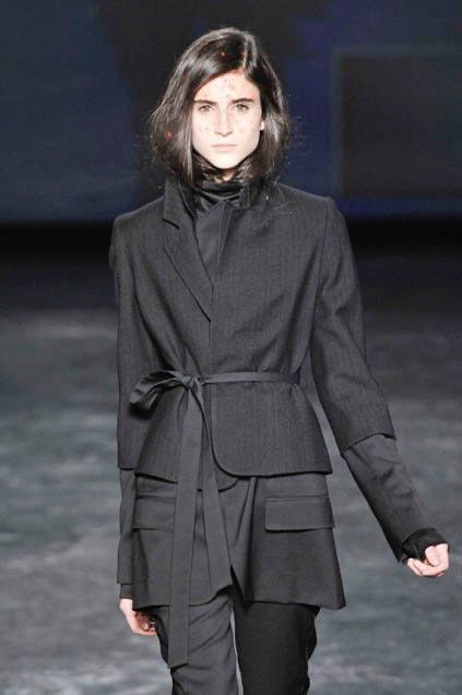 A.F. Vandevorst FW08 A.F. Vandevorst Layered Hybrid Tailored Jacket Size XS / US 0-2 / IT 36-38 - 2 Thumbnail