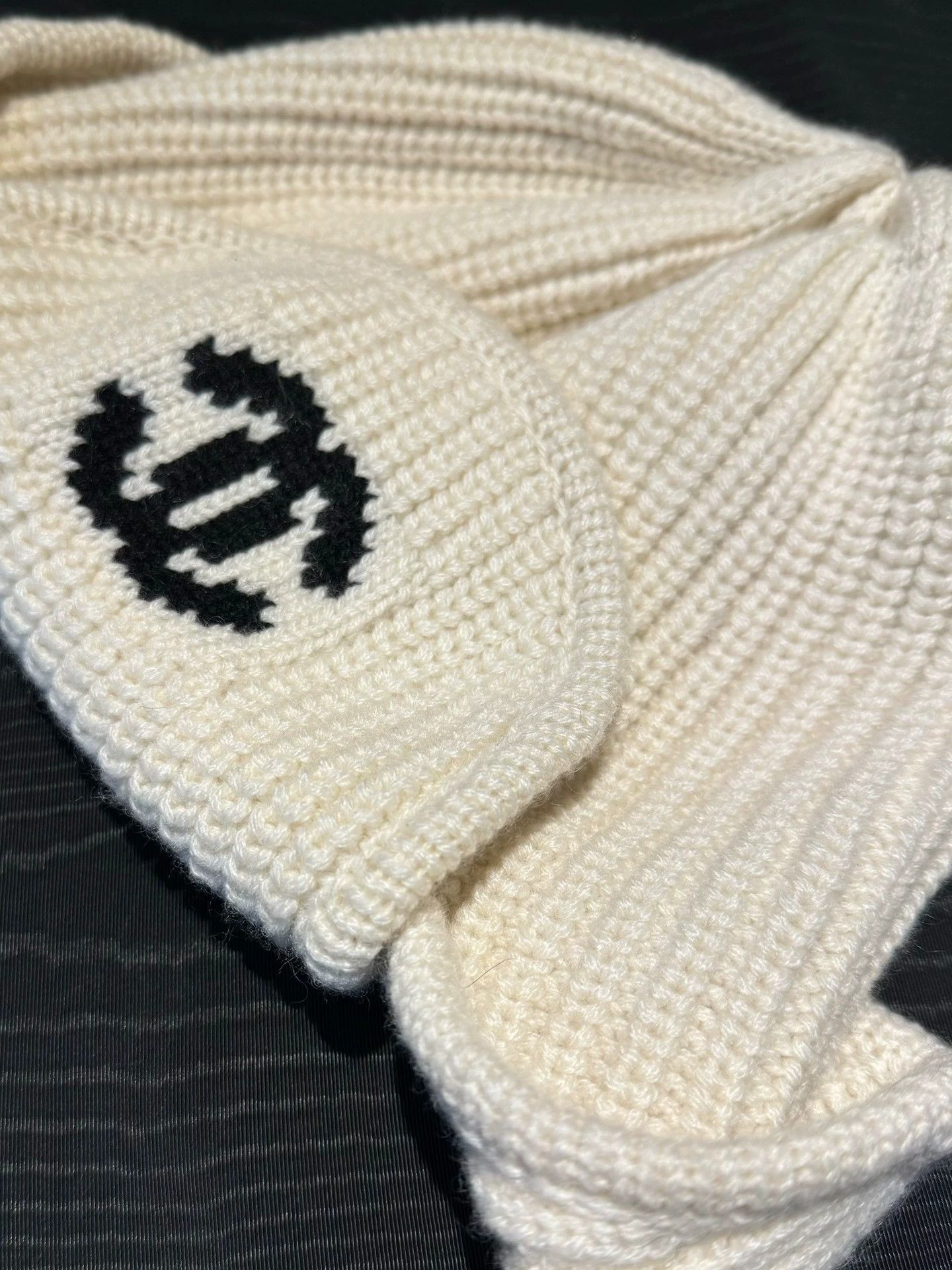 Chanel CHANEL Knit Beanie GD Jennie Size ONE SIZE - 2 Thumbnail